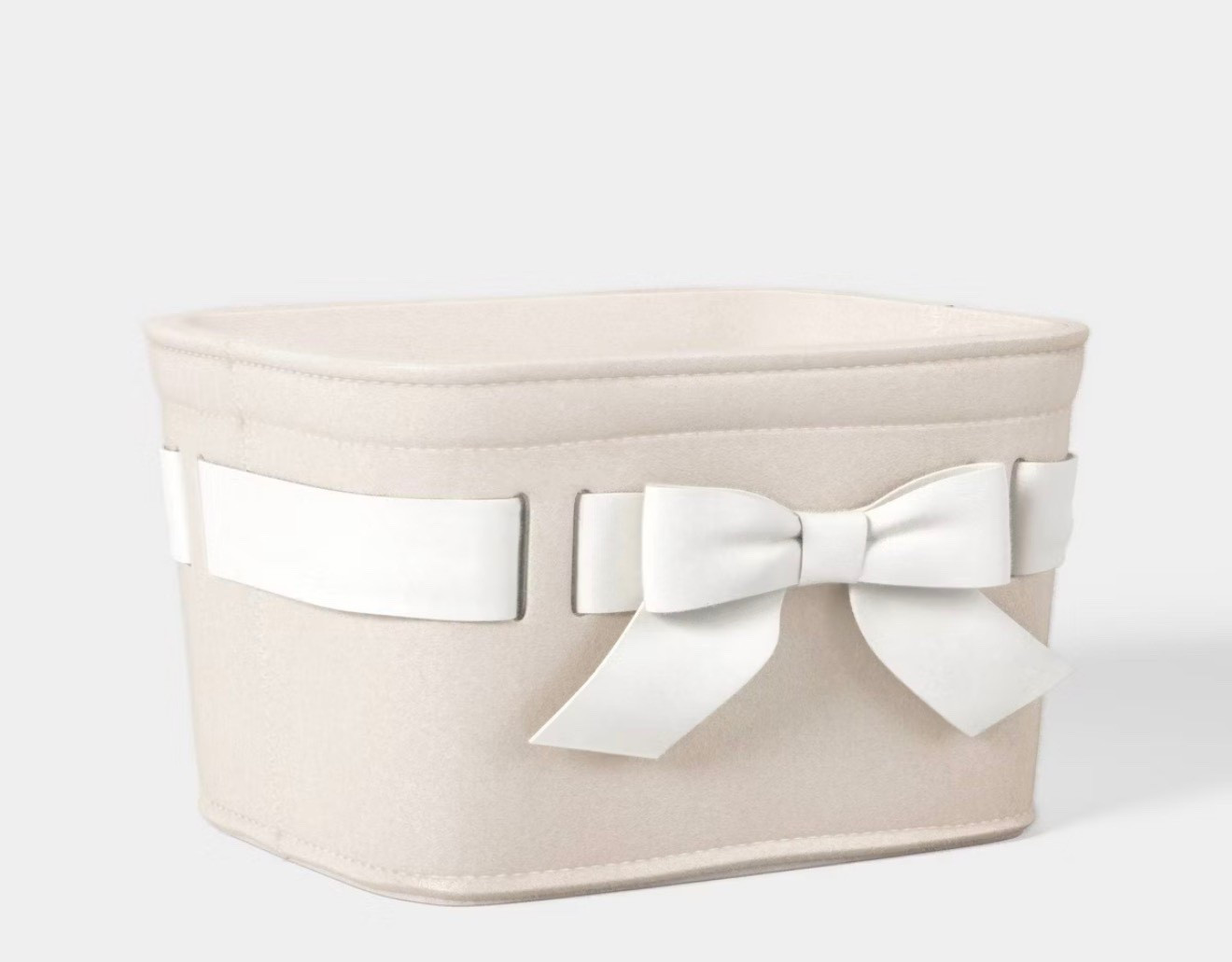 Felt Bow Decorative Basket - Threshold™ 

#LTKHoliday #LTKGiftGuide #LTKFindsUnder50