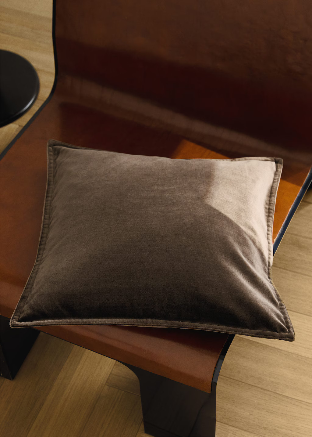 Cushion case primula coffee - Home - 17.7x17.7in - MANGO HOME | Mango (US/MX/AU)