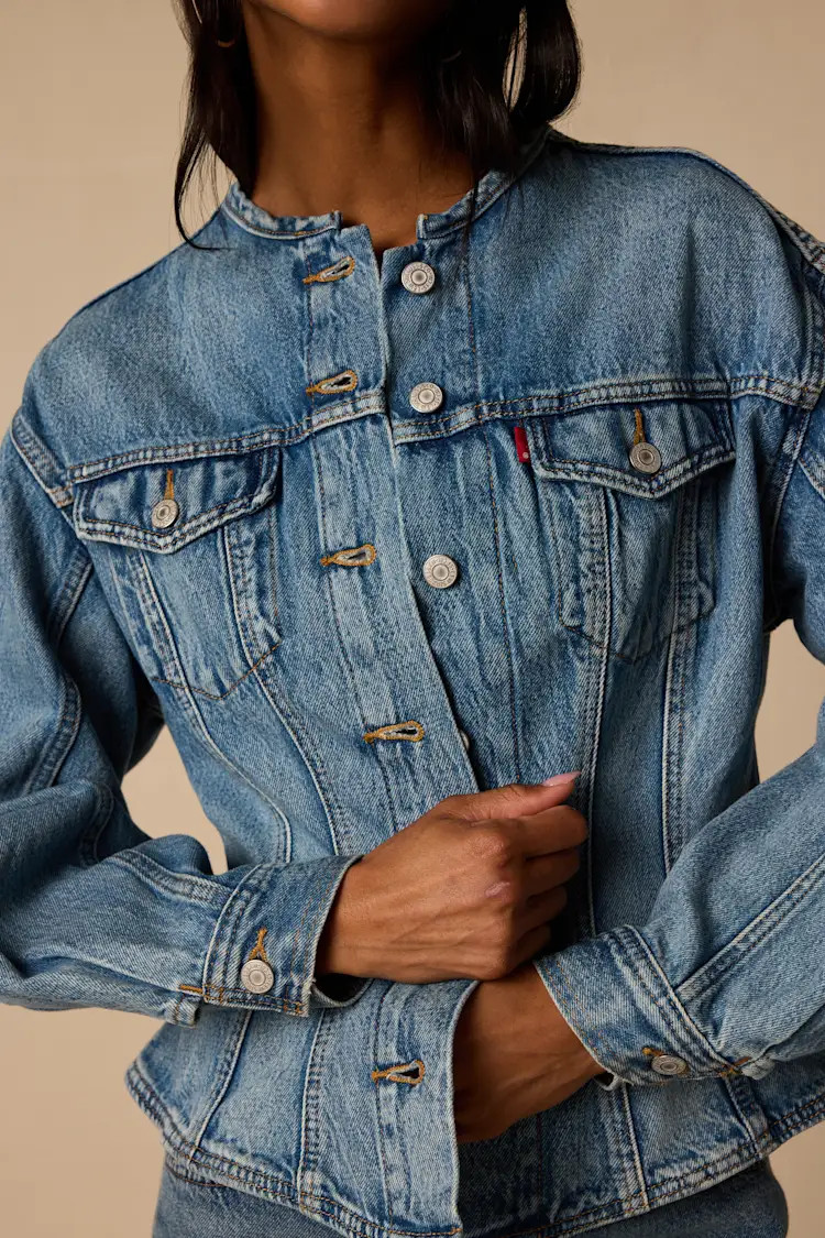 Sculpted Trucker Medium Wash Denim Jacket | Lulus