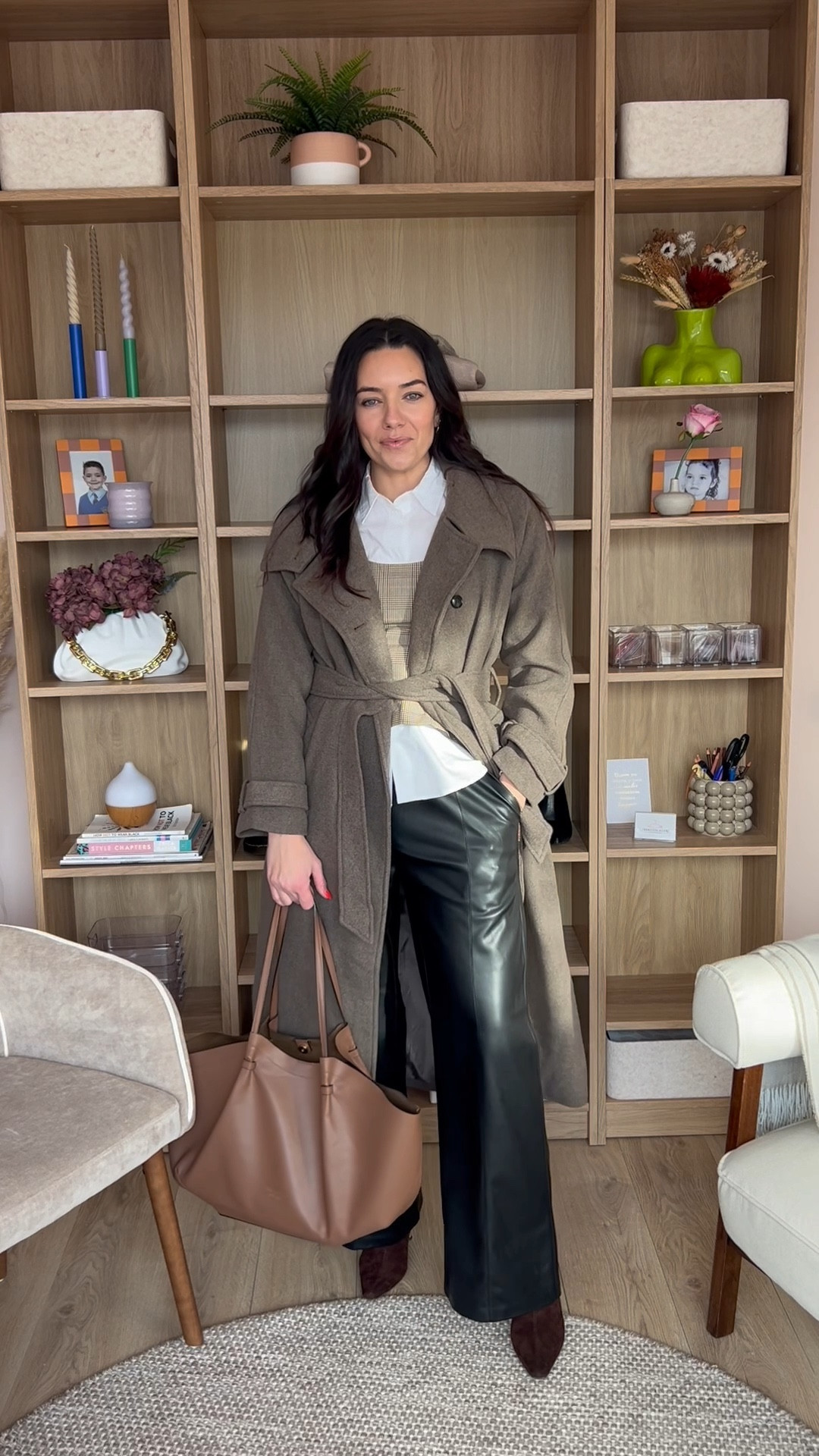 Work wear doesn’t have to be dull or over complicated. Adding small details and finishing touches can take a look from basic to elevated ✨ Comment LINK to get the outfit details sent straight to your DMs 🧡✨ 

