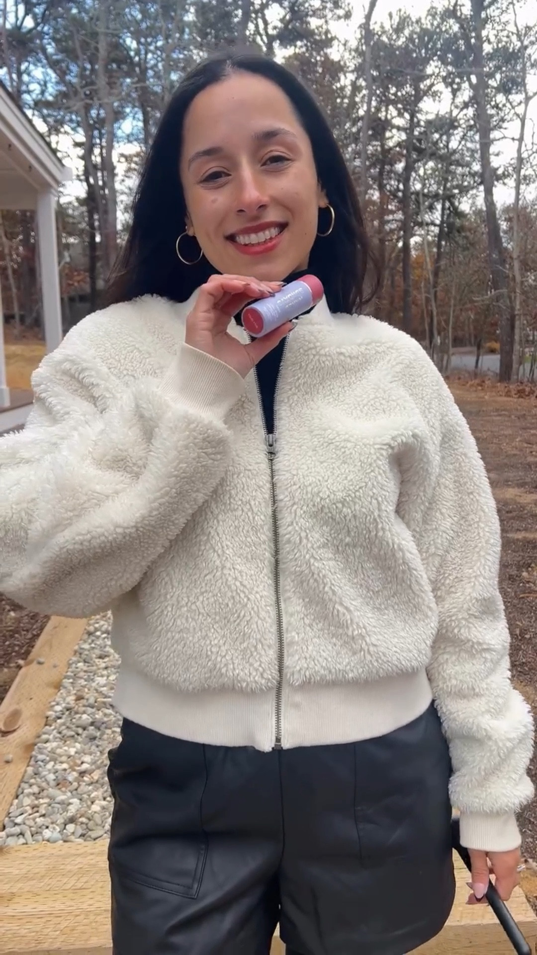 Soft, flushed, and fresh ✨ This Naked Sundays multi-use stick gives me that hint of color I’ve been missing.

SPF 50 👀

@naked_sundays @stackinfluence #nakedsundays #nakedsundayspartner