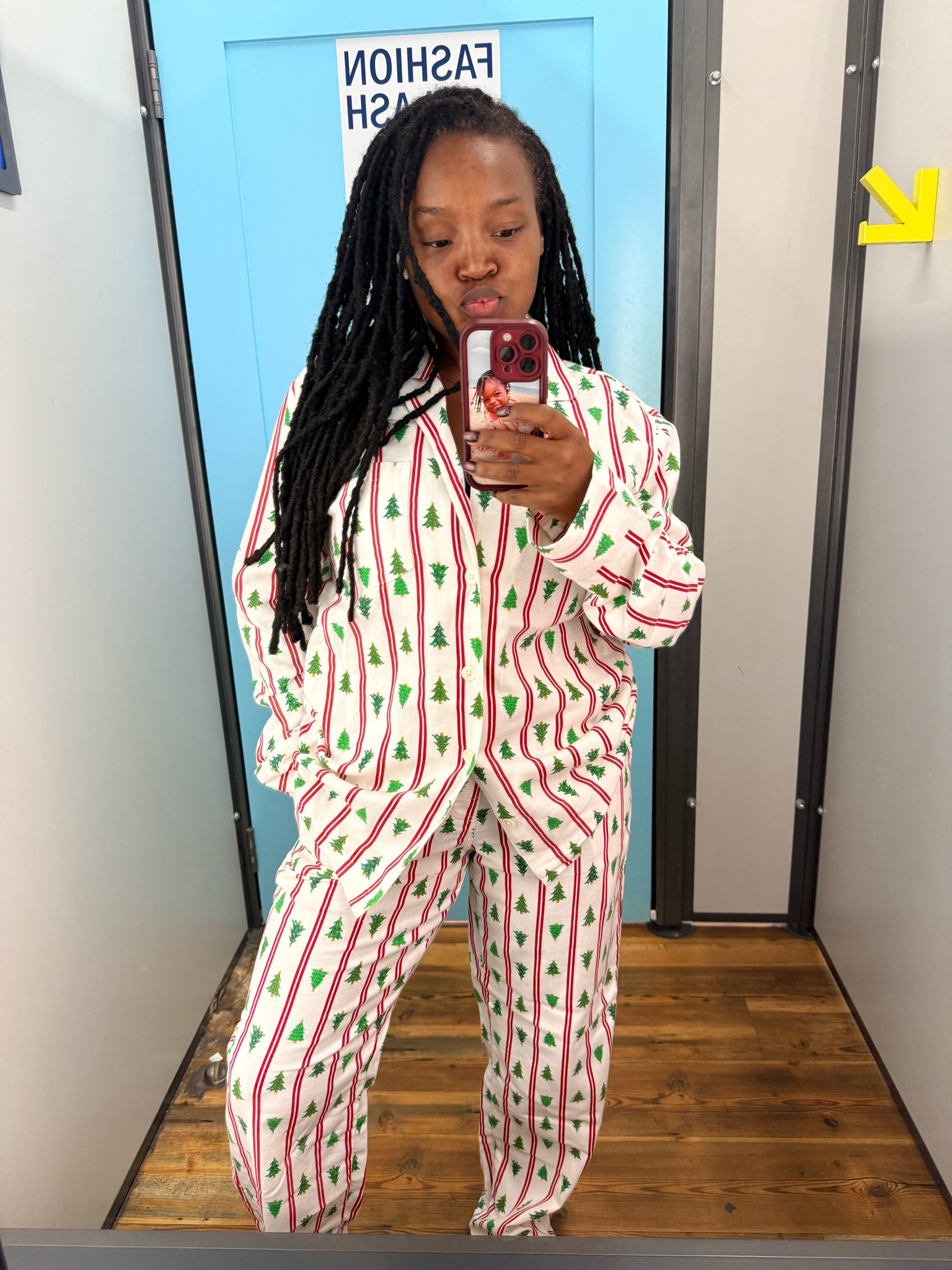 50% OFF OLD NAVY CHRISTMAS PAJAMAS?! 🎄😍

OLD NAVY JUST MADE CHRISTMAS PAJAMA SHOPPING EVEN BETTER! 🎅🏽❤️ Their Christmas pajamas are 50% OFF and there are SO many cute styles for the whole family!

Matching pajamas, cute prints, cozy sets… I WANT THEM ALL! 😂🎄

I linked my favorites on my LTK! 🛍️

#OldNavy #ChristmasPajamas #HolidayShopping #LTKFinds

#LTKmomlife #LTKSeasonal #LTKSaleAlert