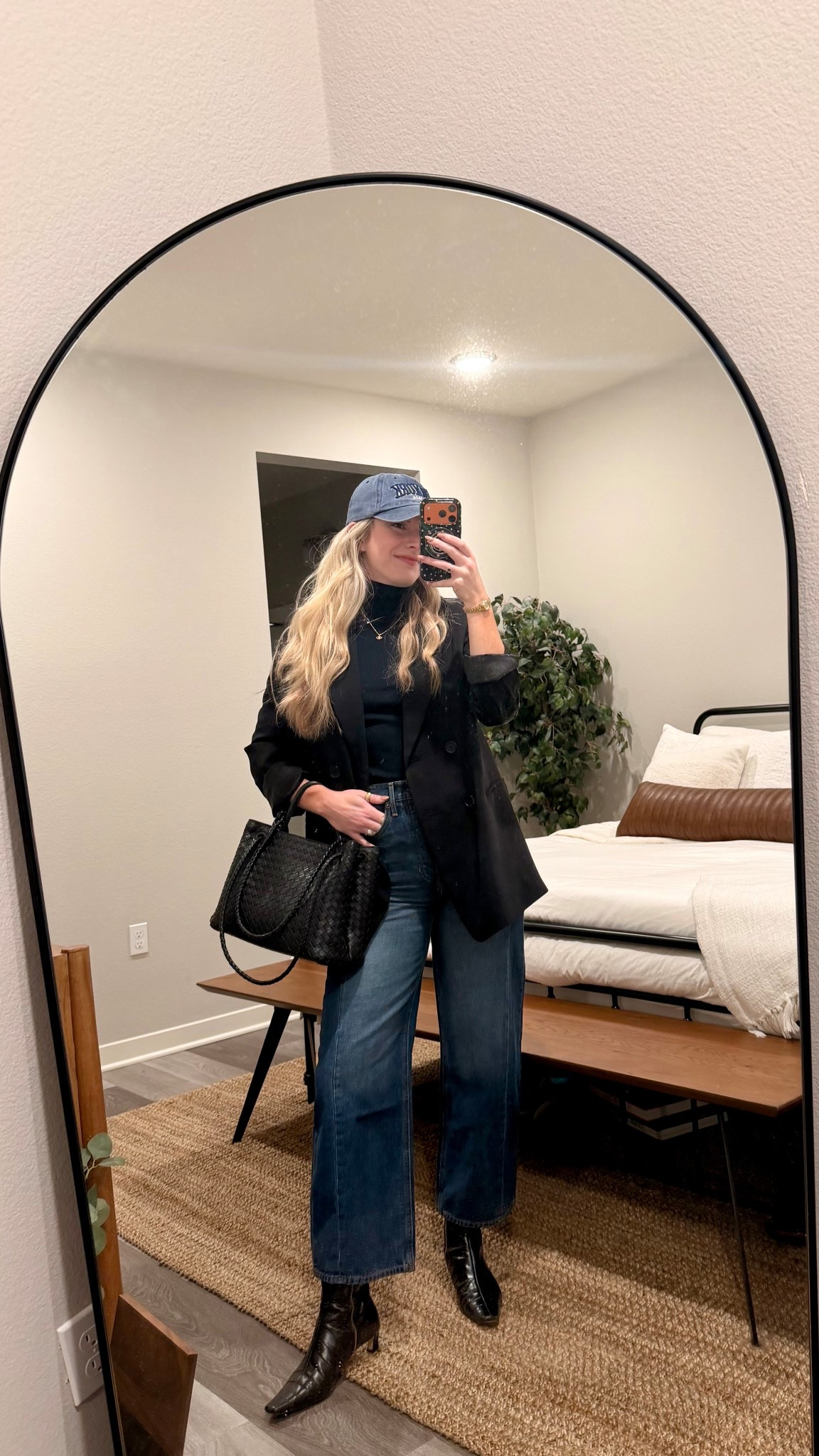 elevated casual for an easy workday 🤍
barrel jeans + a navy knit + blazer is my go-to formula when i want to feel put together without trying too hard.

details linked here:
– veronica beard ryder barrel jeans
– navy knit turtleneck
– quince blazer
– michael kors boots
– quince leather bag
– new york baseball cap

this is one of those outfits you can wear to work, errands, or lunch and feel instantly chic.

✨ tip: the baseball cap keeps it relaxed while the blazer does the heavy lifting.

#LTKFindsUnder100 #LTKWorkwear #LTKootd