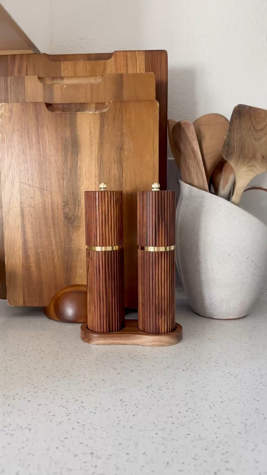 Could your salt and pepper grinder get any cuter?! 😍😍 love this fluted set, comes in other colors!


Kitchen finds
Fluted salt and pepper grinder 
Amazon kitchen 
Home
Home decor 

#LTKSaleAlert #LTKFindsUnder50 #LTKHome