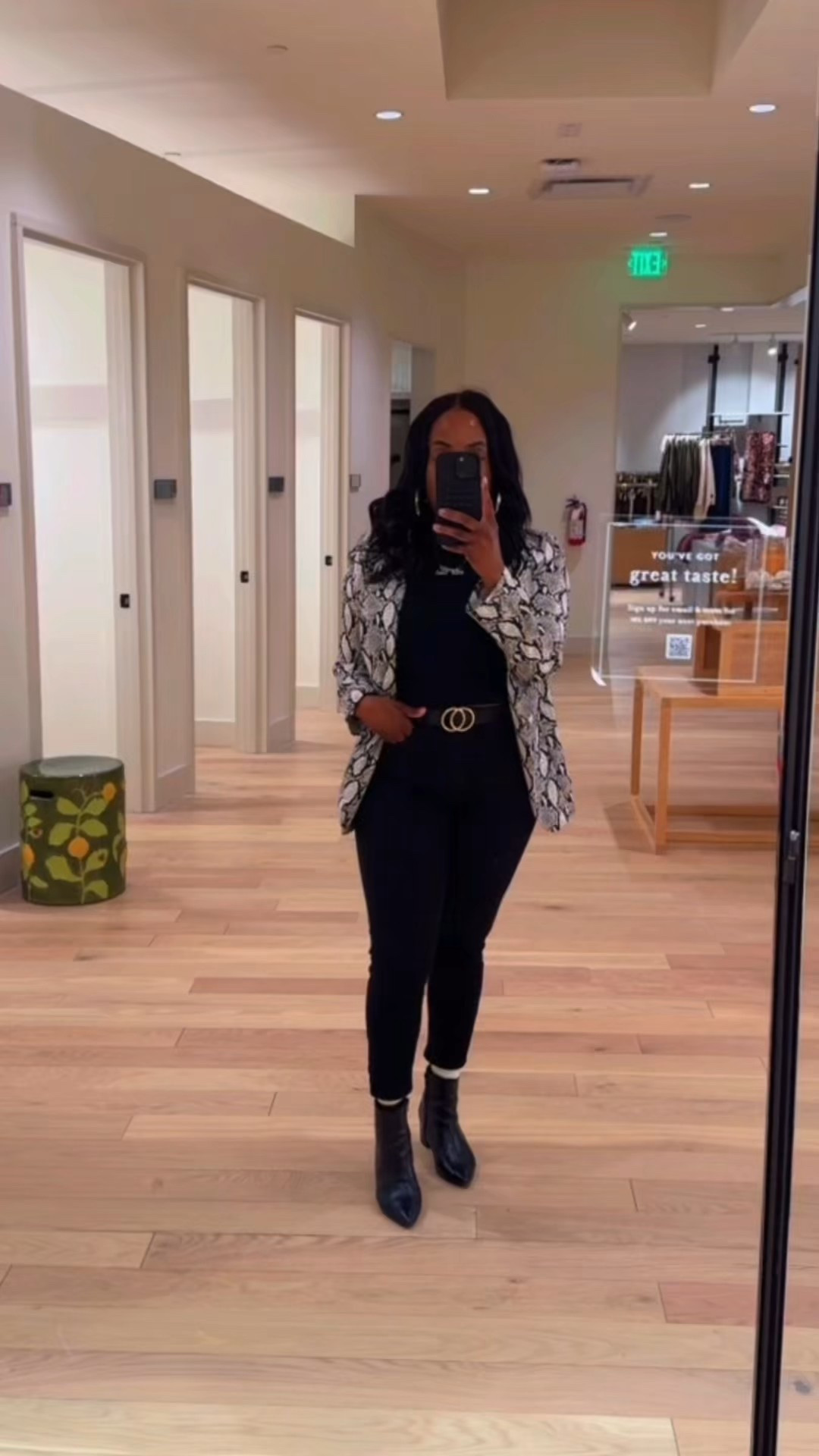 We all love an all black look, but a statement blazer can turn it up a notch…
#fashionstyledetroit 

#LTKootd #LTKOver40 #LTKPetite