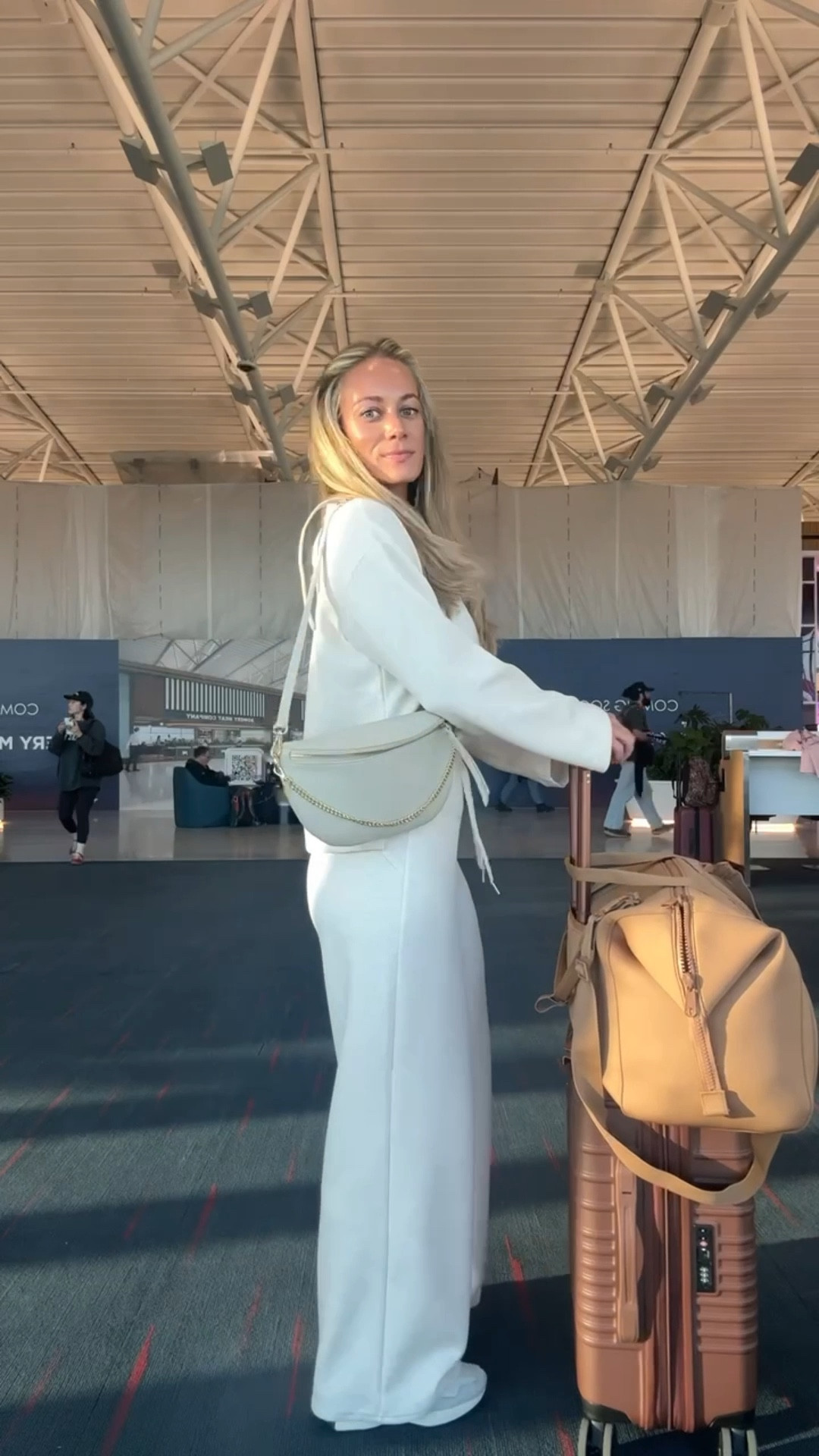 Travel day ootd 🧳 Beis warehouse sale - everything up to 50% off! have two of the large check in bags and one carry on in maple



#LTKTravel #LTKSaleAlert