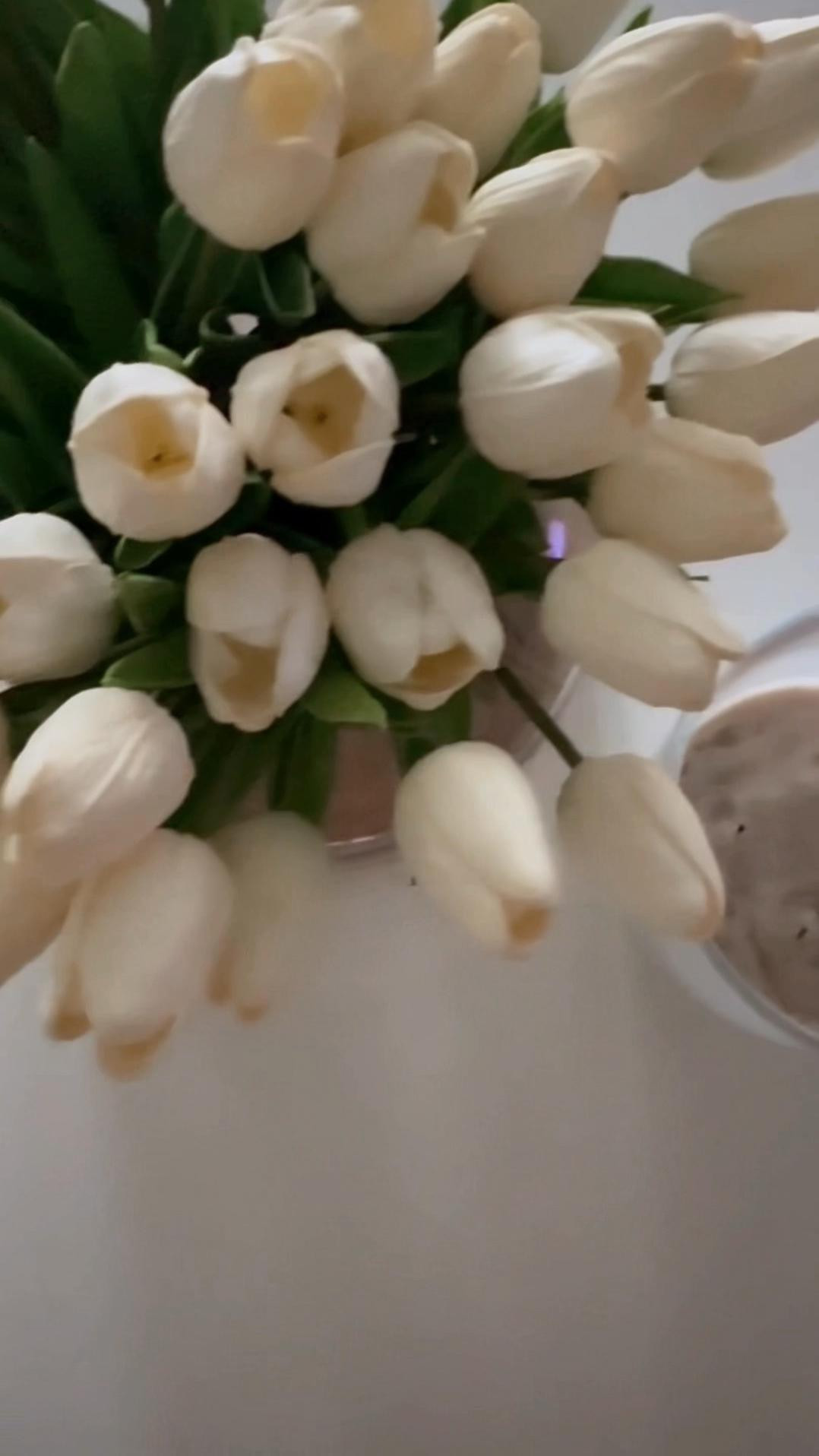 Absolutely love love love these tulips 
#tulips #flowers #springhomedecor #homedecor 

#LTKHome #LTKFindsUnder50 #LTKFindsUnder100