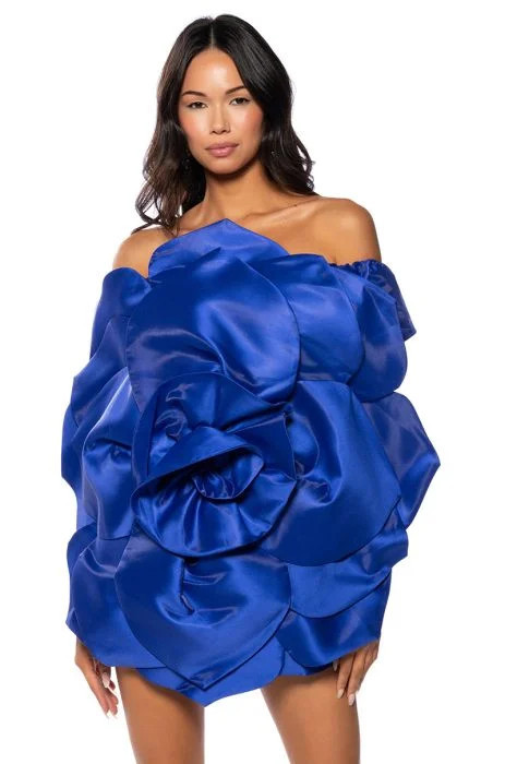 BIG FLOWER OFF SHOULDER MINI DRESS in blue | AKIRA
