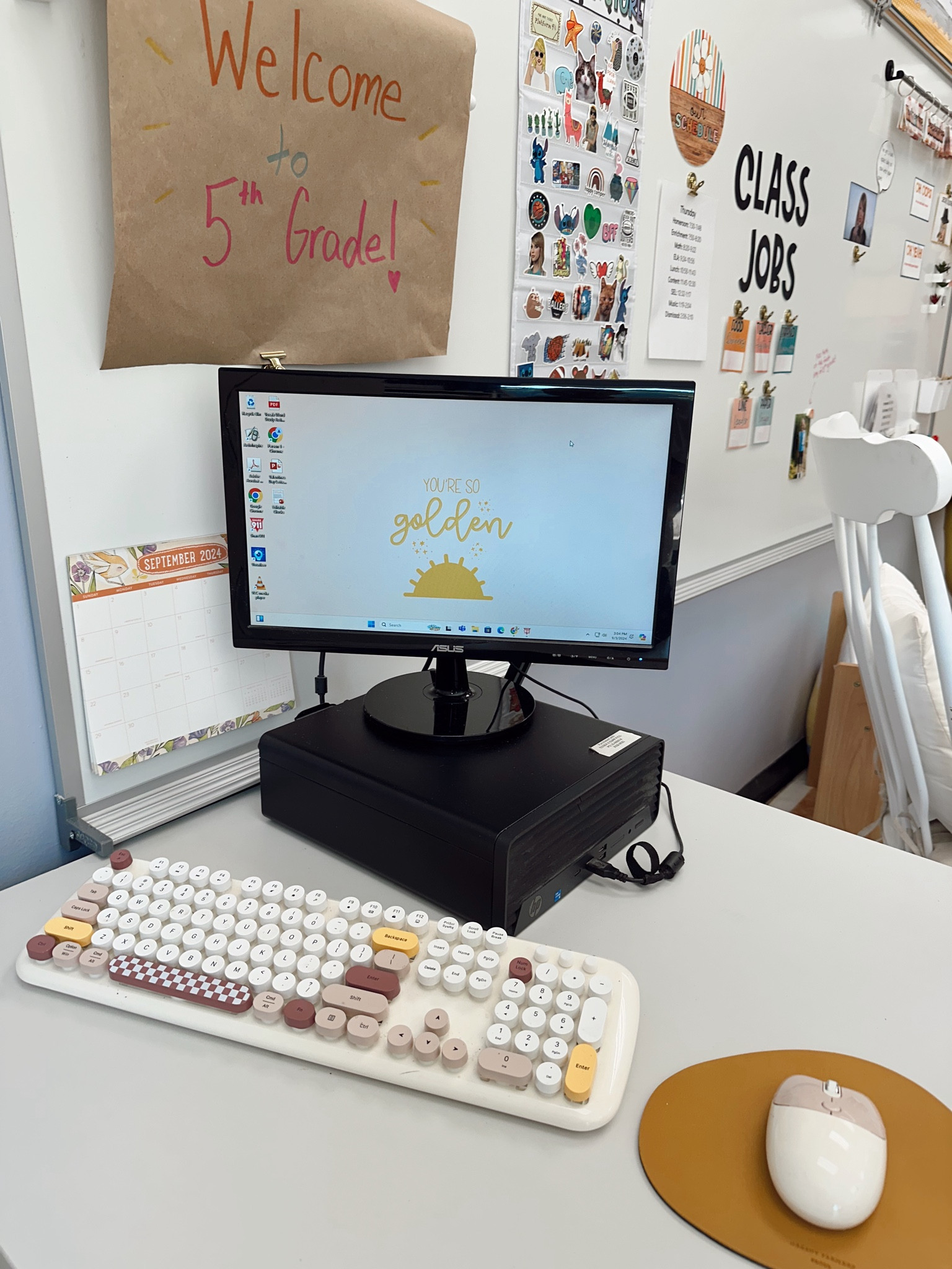 Desk setup as a 5th grade teacher! Love this keyboard from Amazon! 


#LTKFallSale #LTKFamily #LTKBeauty