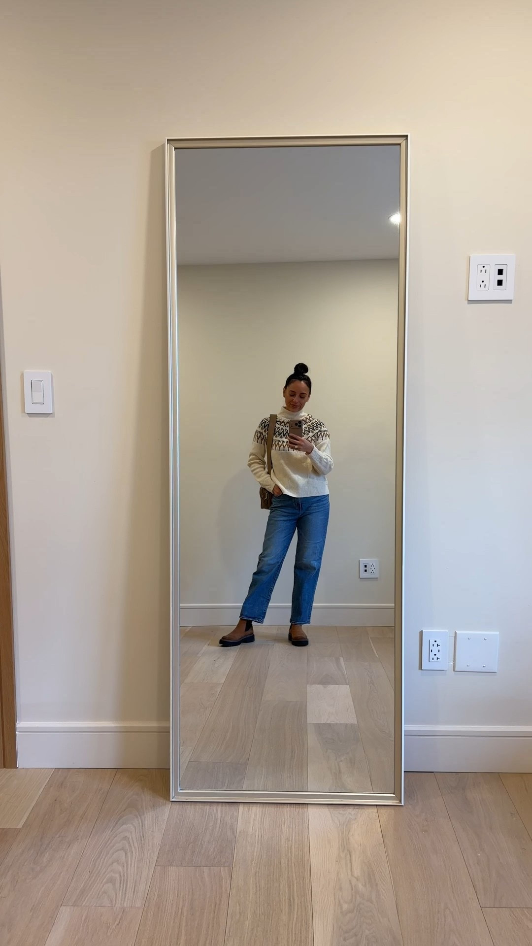 Sunday ootd 
Casual fall outfit 
Weekend look 
Loft jeans (26 p)
Sweater is old from J. Crew but linked almost similar from gap factory! 