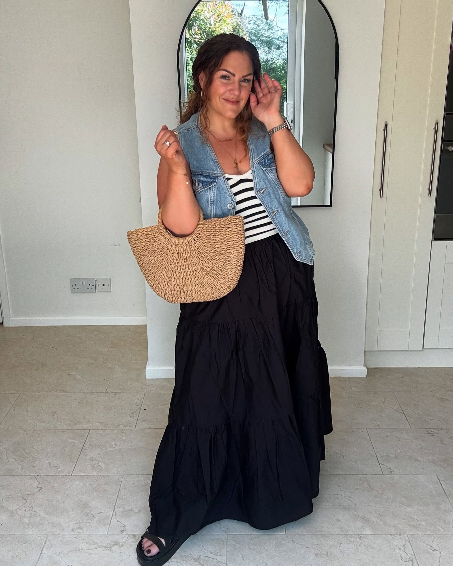 Outfit inspo for my curvy gals 🩷🫶🏼 + a few new bits for holiday too! 👀🌶️

Whats YOUR fav? 1,2,3,4,5,6,7 or 8?! 👇🏼🤭 

📌SAVE & FOLLOW FOR MORE! 🧡

Daily outfits, midsize style, outfit ideas, spring outfits, wide leg trousers, lower tummy outfits, size 16 outfits 

#midsize #midsizeoutfits #outfitinspo #momof4 #momstyle #size16style #curvygirlsstyle #asos #boohoo #hm #outfitideas #bloatfriendlyfashion