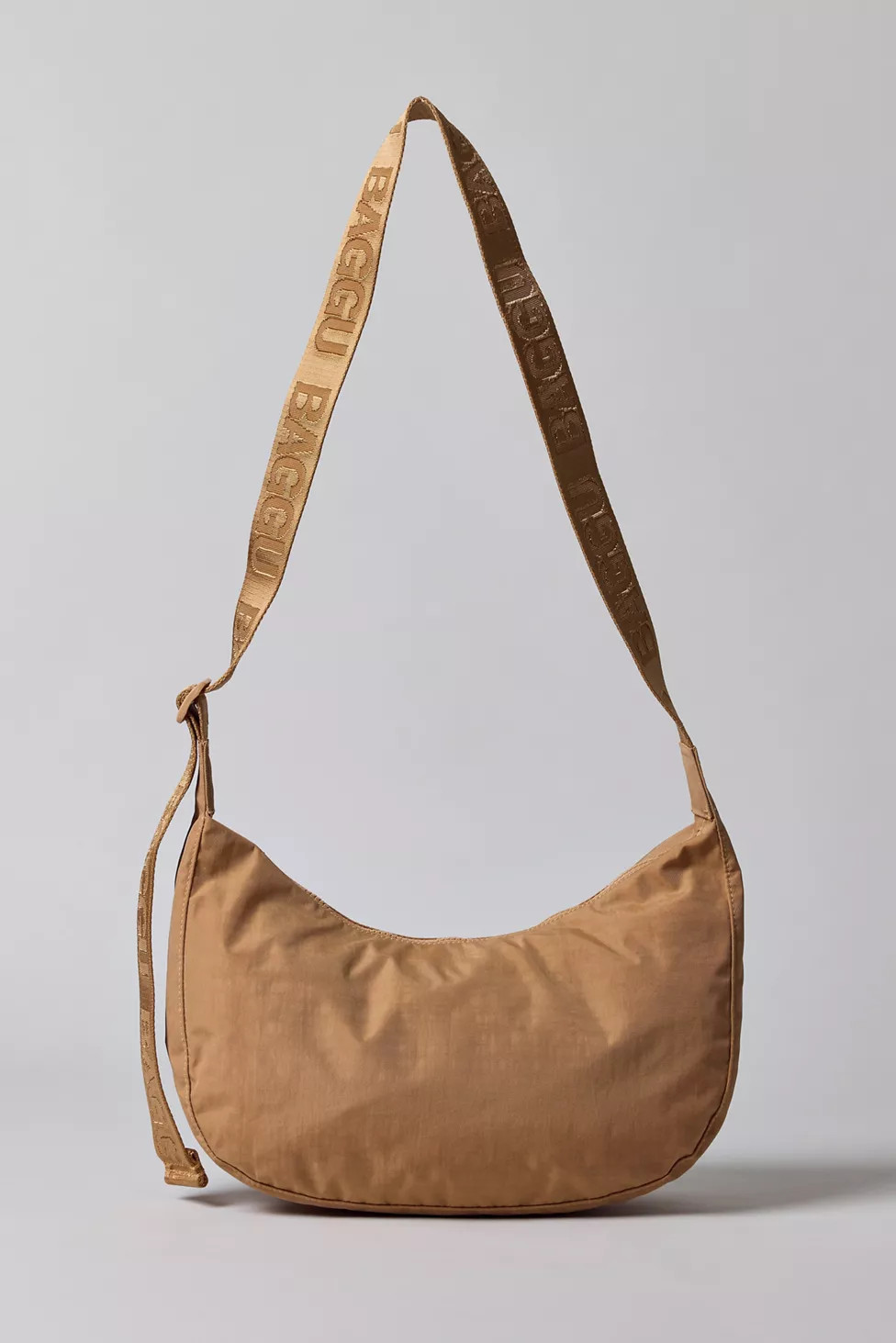 BAGGU Medium Nylon Crescent Bag | Urban Outfitters (US and RoW)