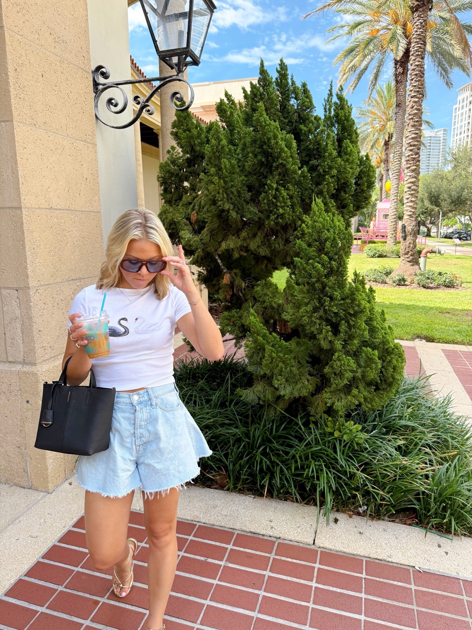 this swan tee is my current obsession 🦢 everything linked below xx

#LTKootd