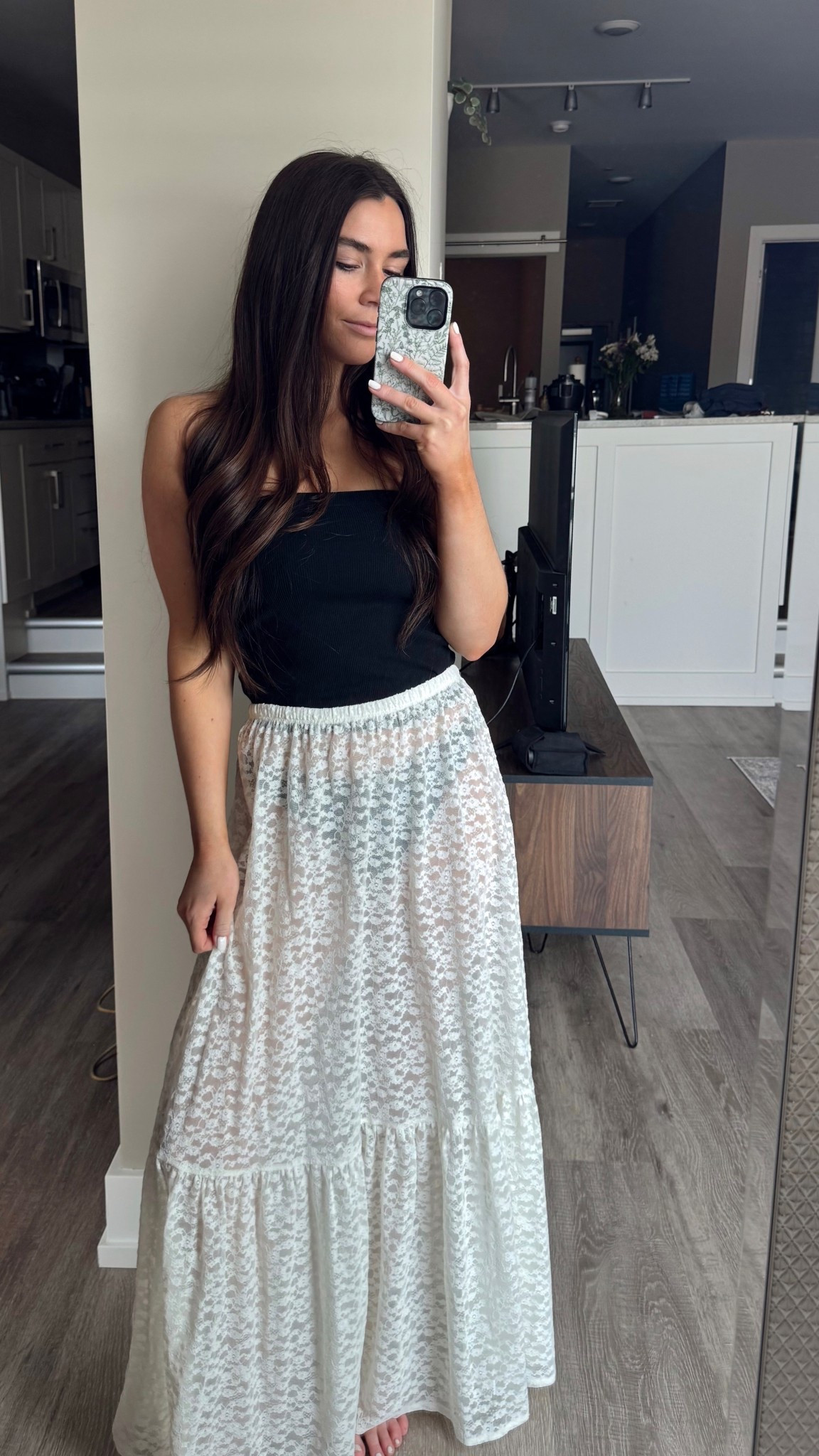 Lace maxi skirt for vacation or beach days 🤍 #aerie #vacation #ootd #beachwear #summer 