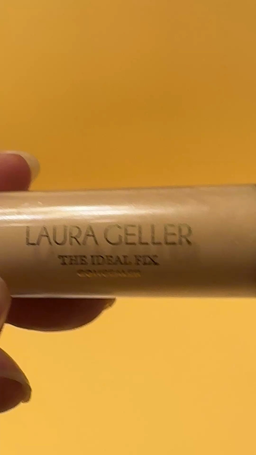 Creamy, dreamy, and made for us! ✨
I’m obsessed with how the Laura Geller Laura Geller The醒目 Concealer (or your favorite LG formula!) treats mature skin. It doesn't settle into fine lines or look cakey—just a smooth, hydrated finish that brightens everything up.
If you’re looking for coverage that actually feels like skincare, this is it. 💄
Shop my link in bio to grab yours!
#LauraGeller #MatureSkinMakeup #MidsizeBeauty #GlowUp #MakeupOver40 #AgelessBeauty

#LTKBeauty #LTKgrwm #LTKOver40