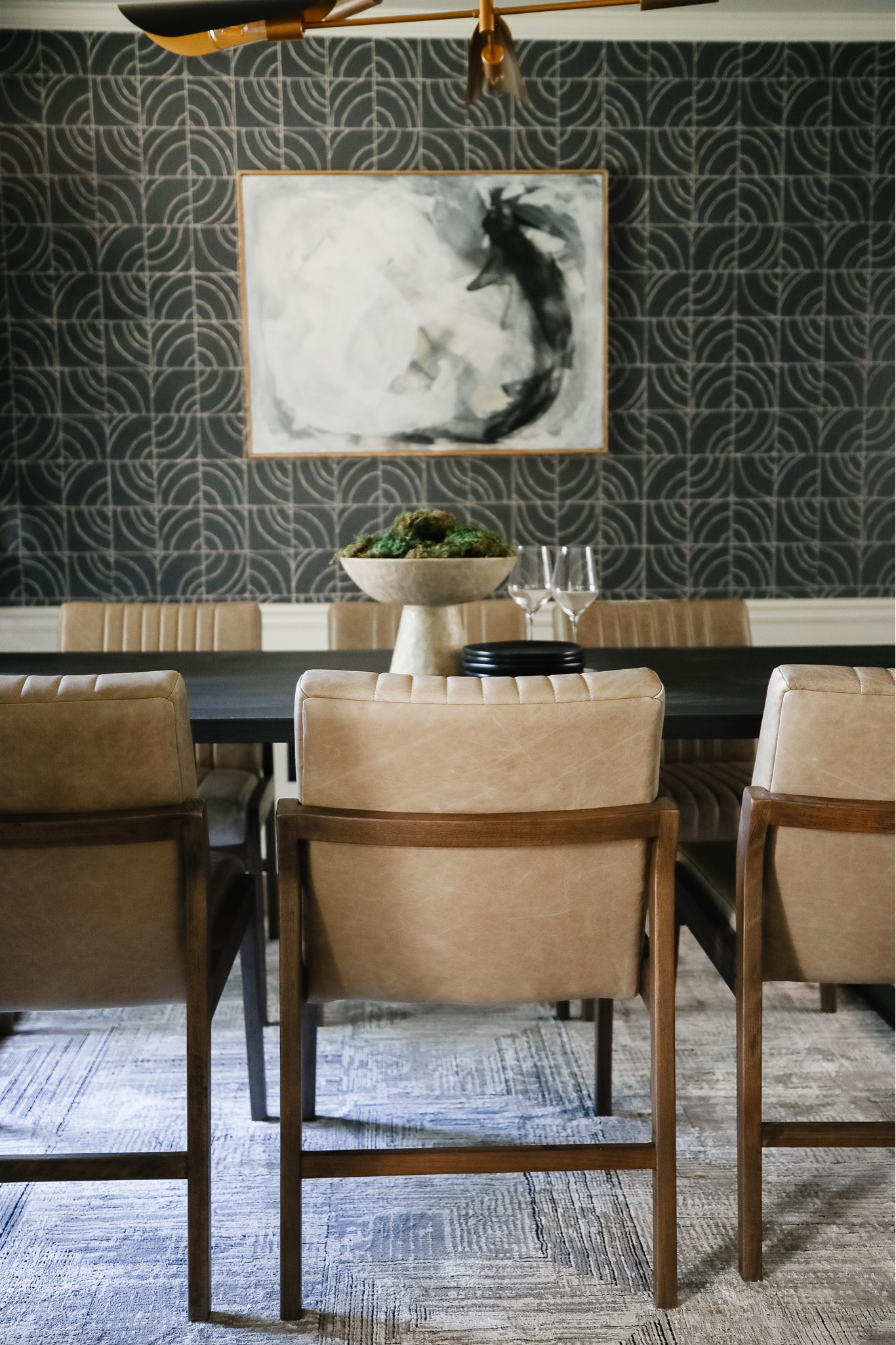 I finally got a chance to premiere my Indigo Road wallpaper!!! How did we do with this dining room?

#LTKsalealert #LTKhome