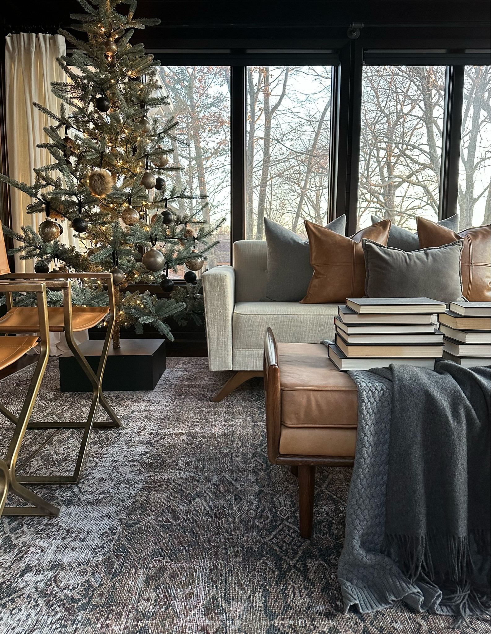 Comfy, cozy Christmas vibes

#LTKSeasonal #LTKhome #LTKHoliday