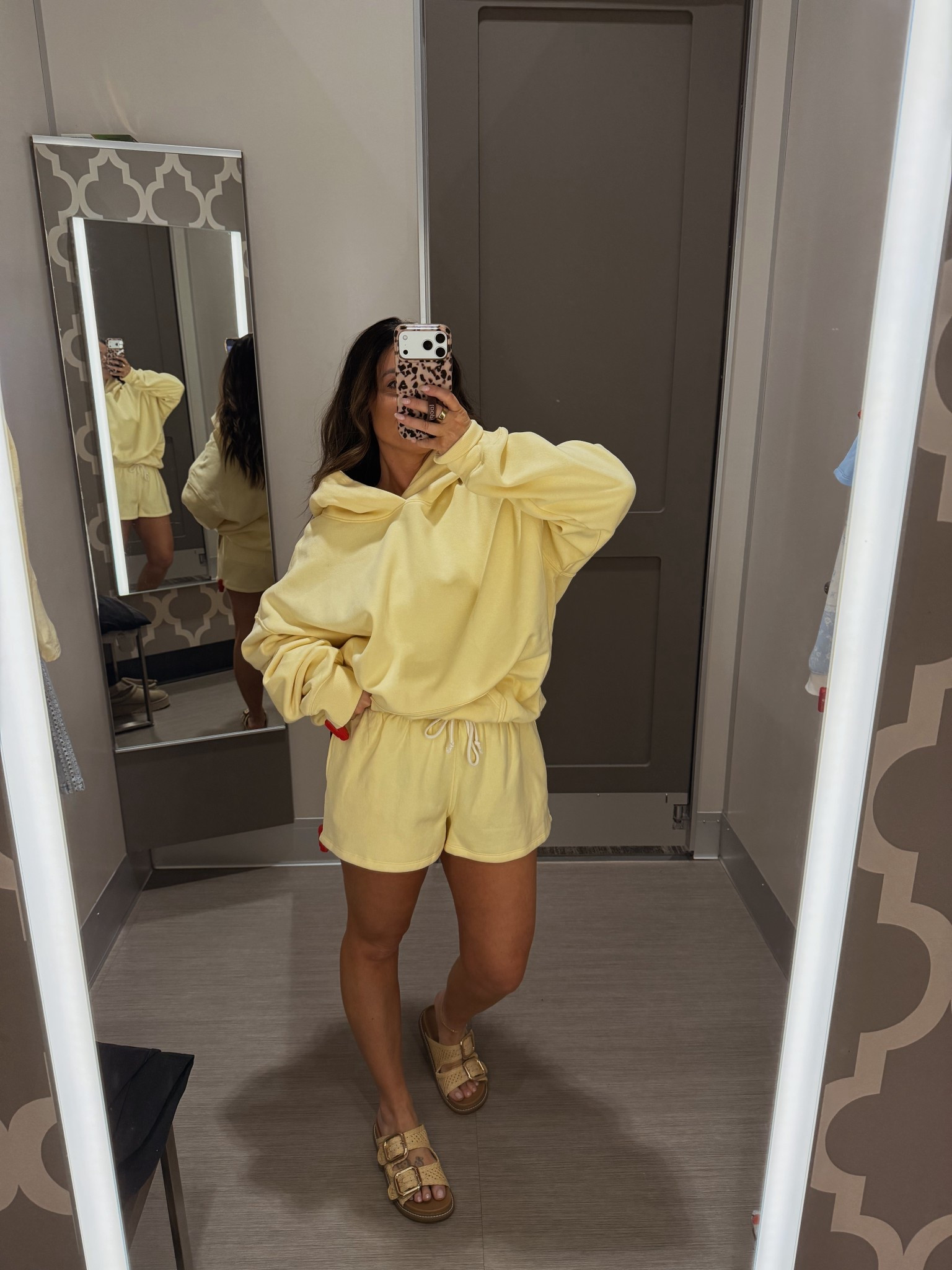 Matching yellow hoodie and shorts ✨

#LTKgrwm #LTKootd #LTKSeasonal