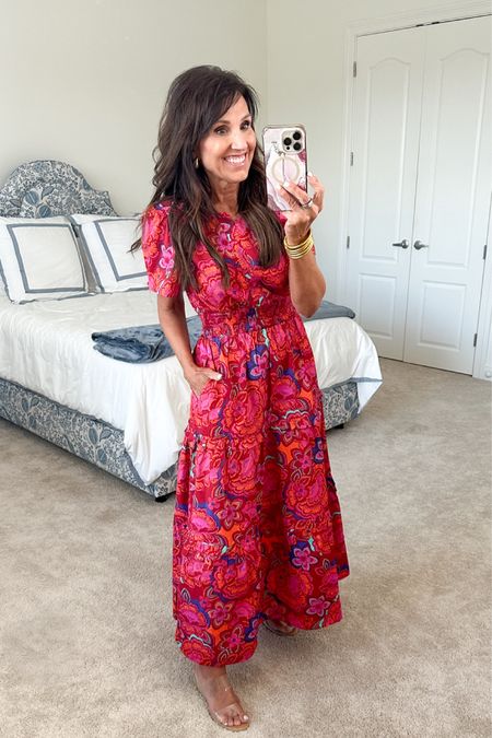 This floral dress is so pretty and perfect for warm weather. 
@shop_avara #avaraista

Dress - Small 


#LTKover40 #LTKSeasonal