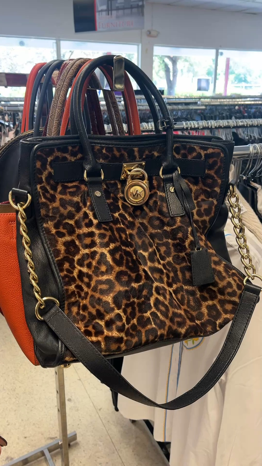 Pony hair Michael Kors ‘Hamilton’ bag

#LTKvlog #LTKdayinmylife #LTKOver40