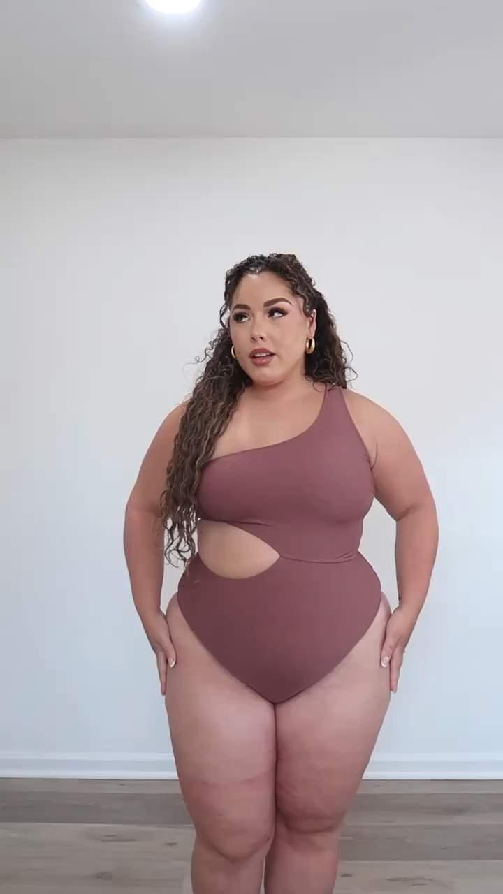 It’s August and we’re still having fun in the sun with Amazon swim! 