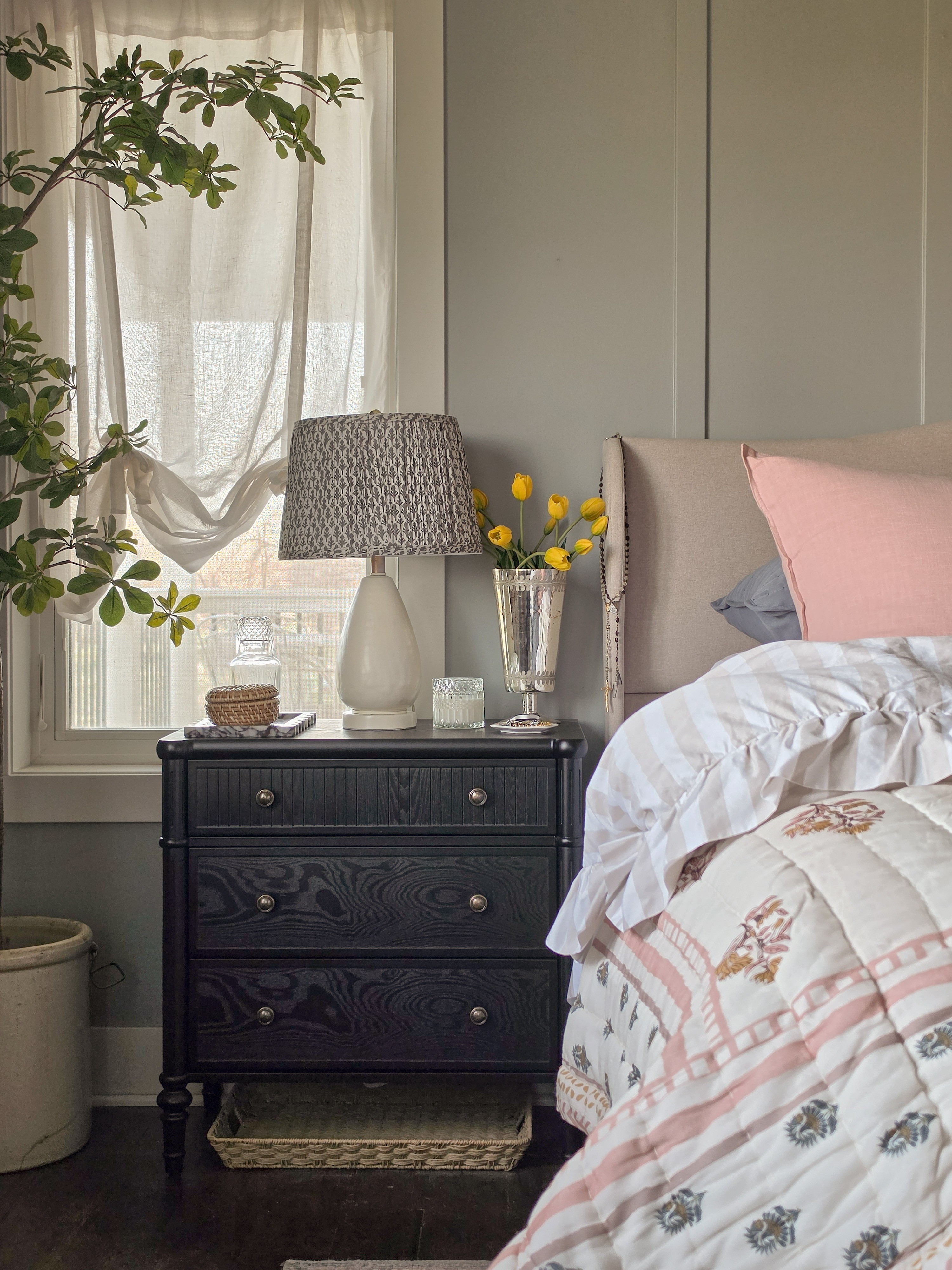 This little nightstand moment 😍 

#LTKMothersDay #LTKSeasonal #LTKHome