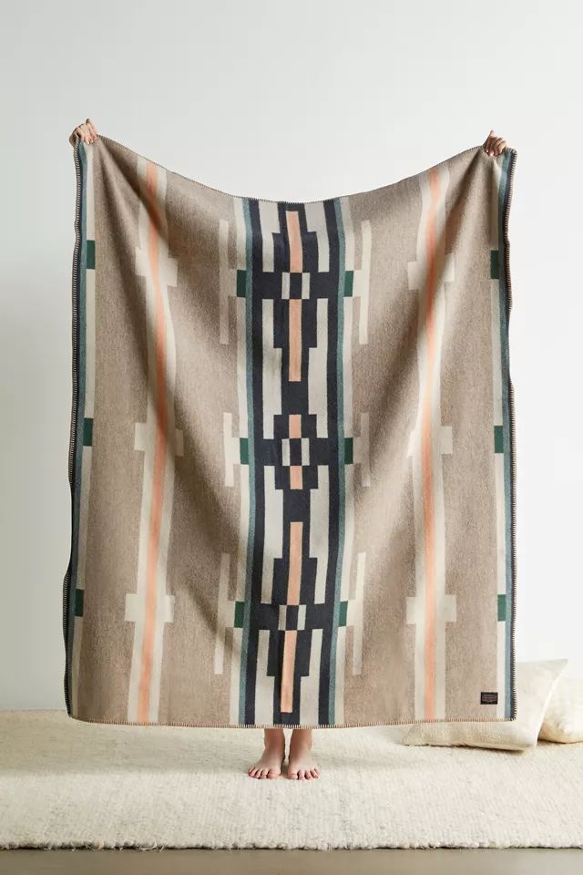 Pendleton Sandhills Throw Blanket | Urban Outfitters (US and RoW)