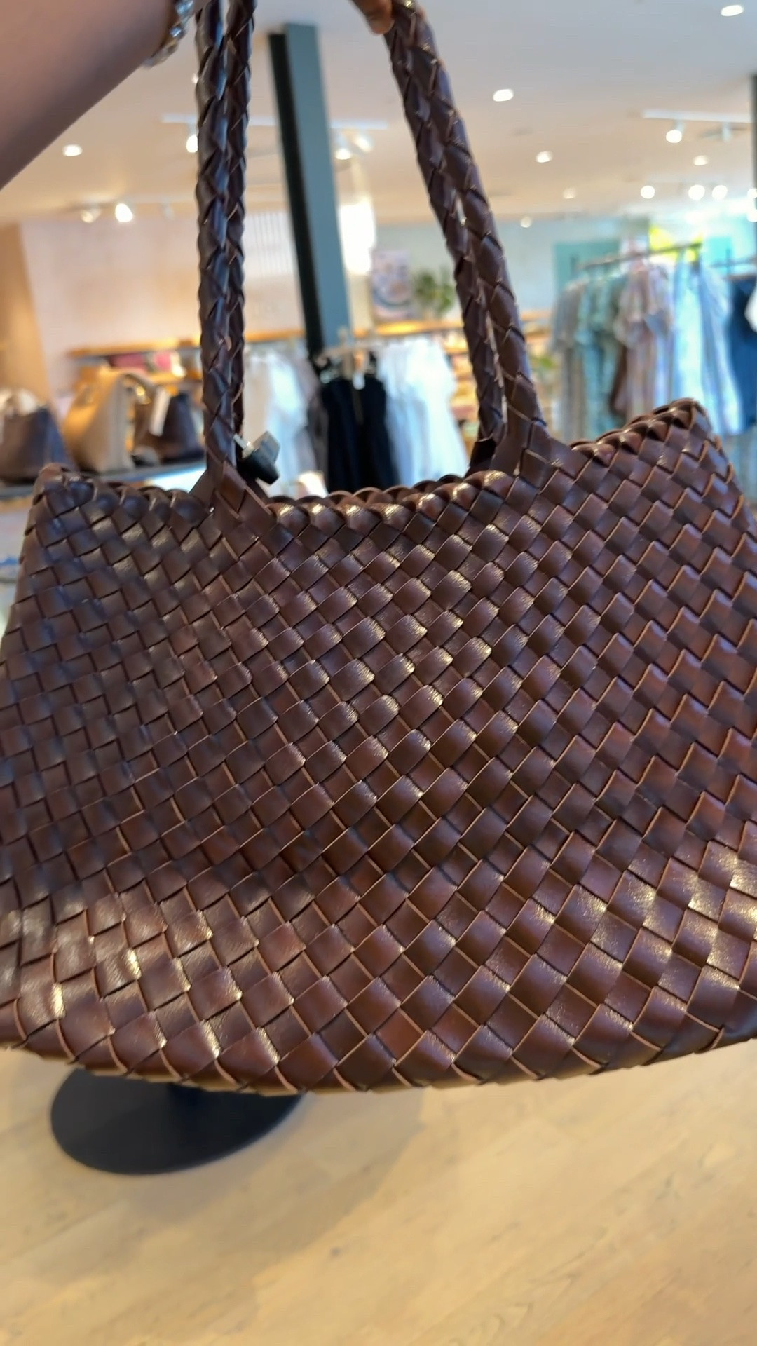 The quality of this @Anthropologie bag is insane! SUPER CUTE🥰👌#ltkbag

#LTKvlog #LTKMidsize