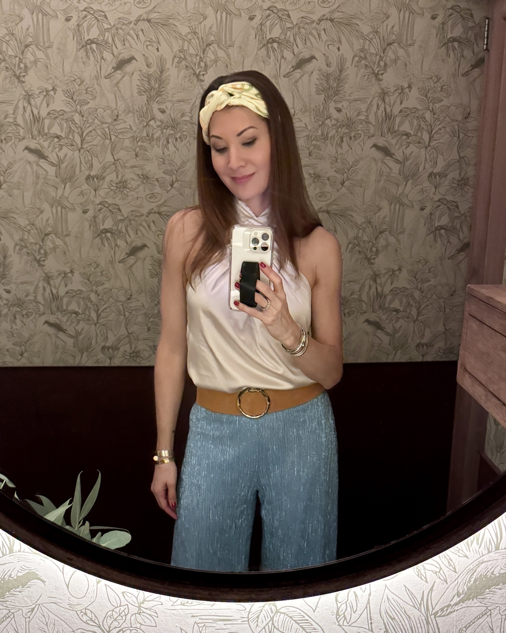 Transition outfit from Winter to Spring


#LTKstyletip #LTKSeasonal