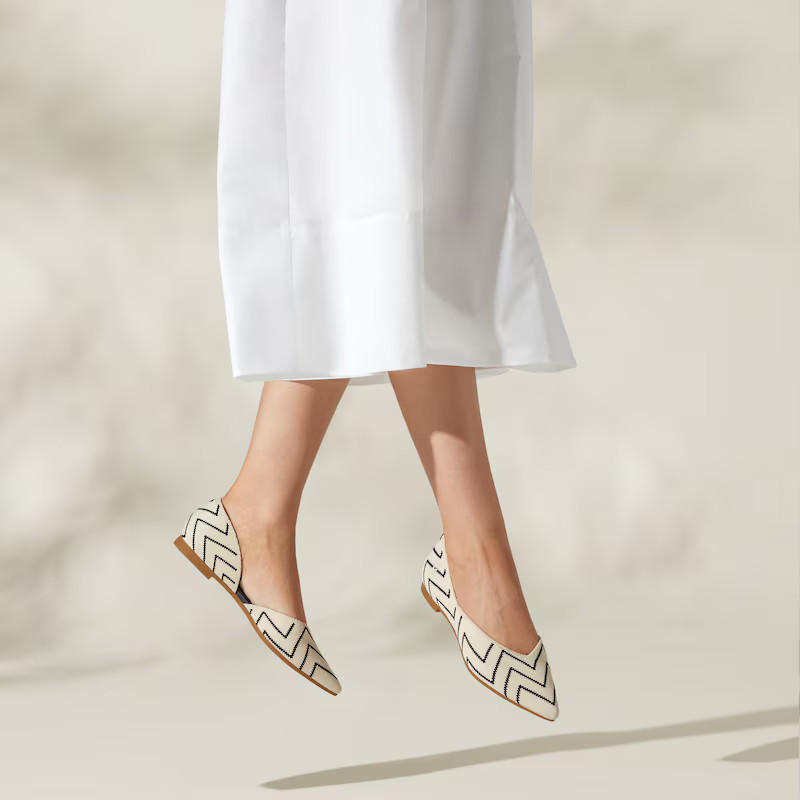 Pointed-Toe Flats (Melia) | VIVAIA