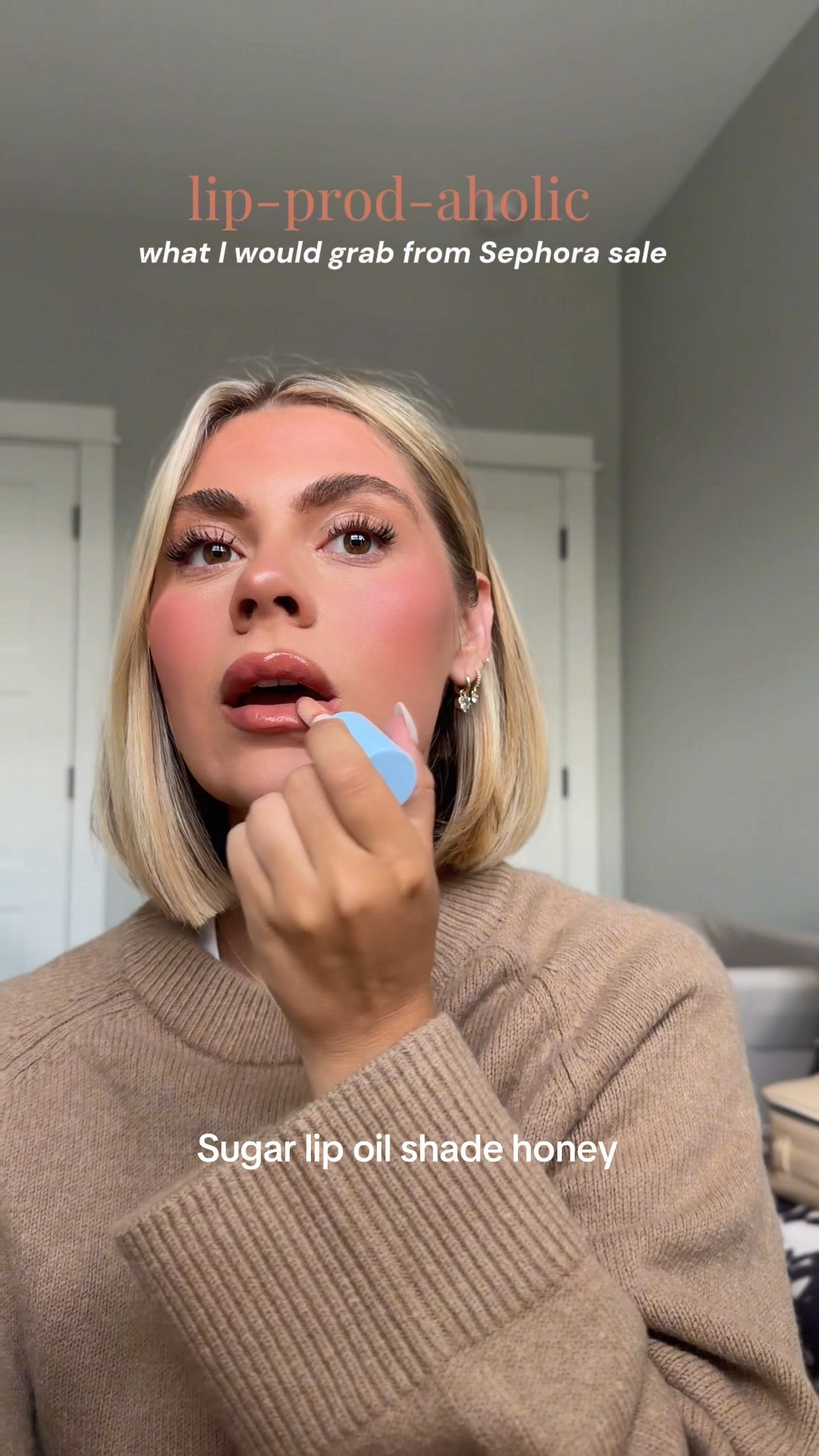 Rhode lip shape: most used TWIST and LEAN
Mario liners: shade TOASTY or rich mauve also love fenty in warm tan
Mario lip plumping serum: honey glow (more nude), rosewood (pulls more mauve) 
Sugar lip oil: honey 
Refy skin base: shade 160W 
Kosas: champagne sheen 
Patrick ta blush: shade she’s flushed 