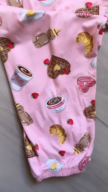 On Sundays we brunch! The cutest and softest pjs! Wearing size small! 

#LTKfindsunder100 #LTKfindsunder50 #LTKstyletip