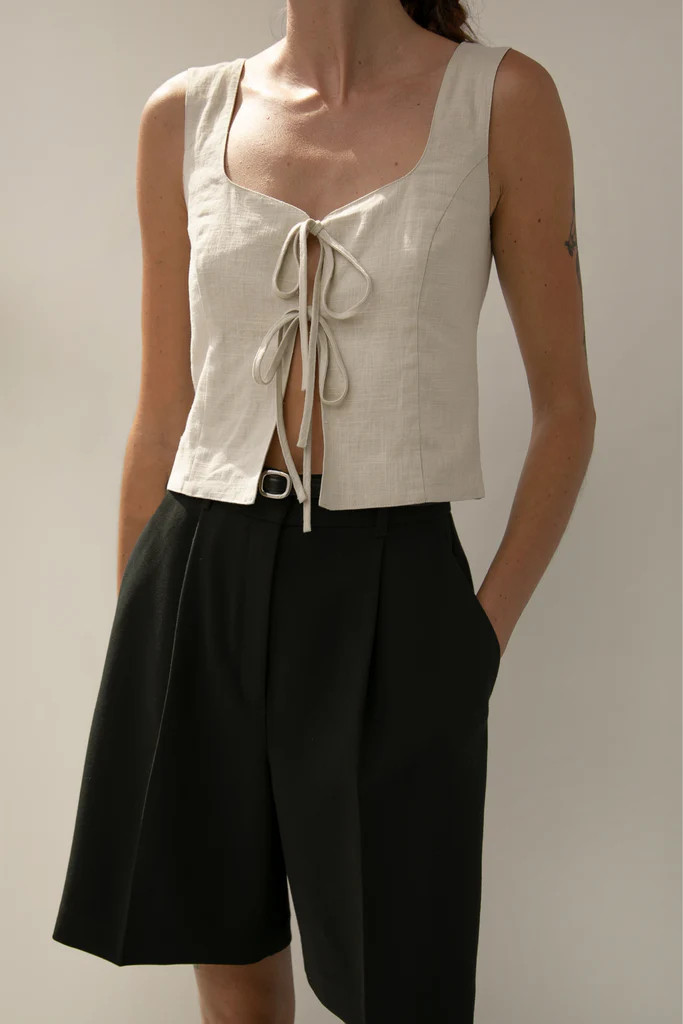 LINEN BLEND TIE FRONT TANK TOP | OAK + FORT