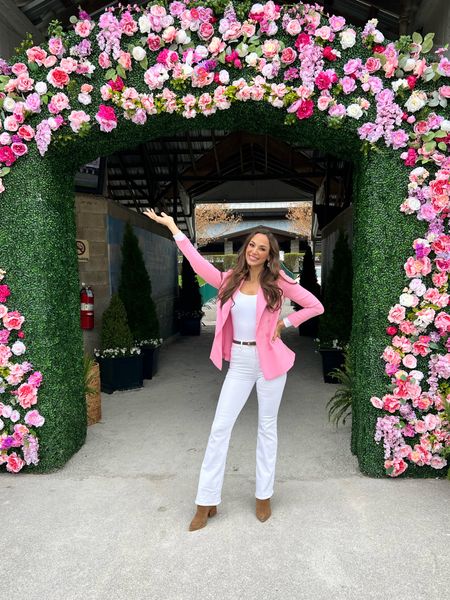 Pink blazer with white jeans for hosting opening day at Keeneland! Great and comfy business casual look! #express #businesscasual #blazer #whitejeans #ltkonsale #sale 
