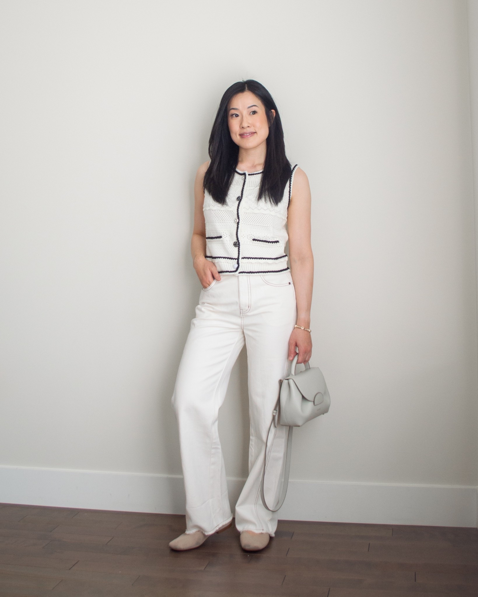 Cream & black 🤍 wearing Silvy vest (XS) + Cici jeans (XS/P - petite friendly sizing!) from Fabrique. Use code mySharon for 15% off your first order!

#LTKPetite #LTKStyleTip