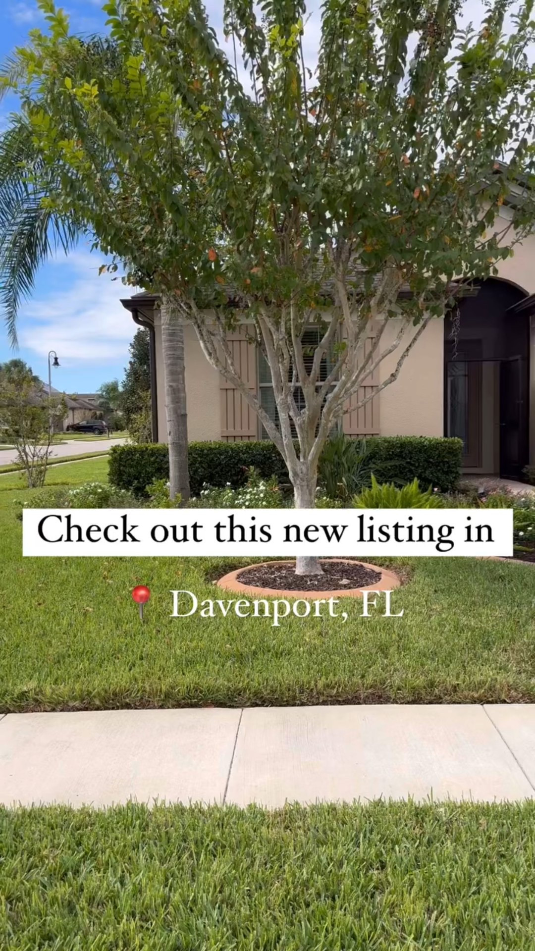 𝗖𝗵𝗲𝗰𝗸 𝗼𝘂𝘁 𝘁𝗵𝗶𝘀 𝗯𝗲𝗮𝘂𝘁𝘆 𝗶𝗻 📍 𝗗𝗮𝘃𝗲𝗻𝗽𝗼𝗿𝘁, 𝗙𝗟
.
.
🛌 3 Bed
🛁 2 Bath 
📐 2,087 SqFt
🚘 Privacy Screen in Garage
💦 Screened in Pool
🍽️ Gorgeous Kitchen 
.
.
📲Message me for more info🙋🏻‍♀️
.
.
#davenport #florida #openhouse #kitchen #pool #55community #new #orlando #disney