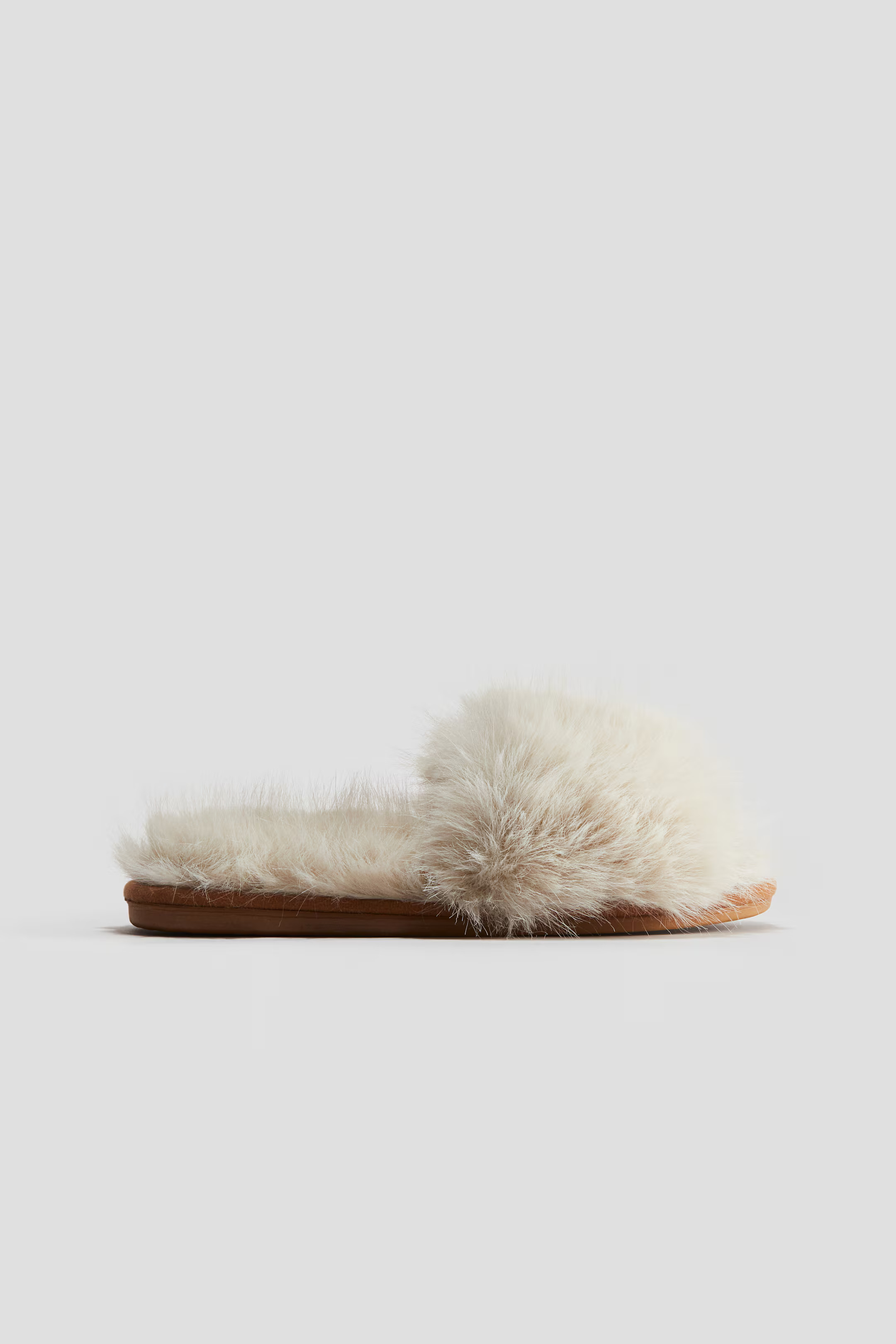 Fluffy slippers | H&M (UK, MY, IN, SG, PH, TW, HK)