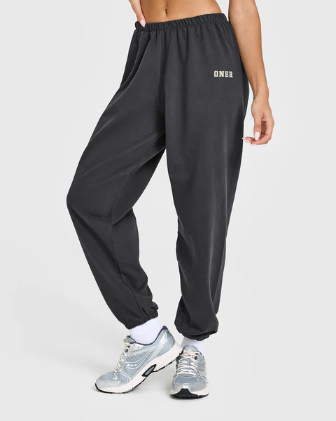 Lightweight Jogger with Printed Logo 
 Coal | Oner Active (UK / US)