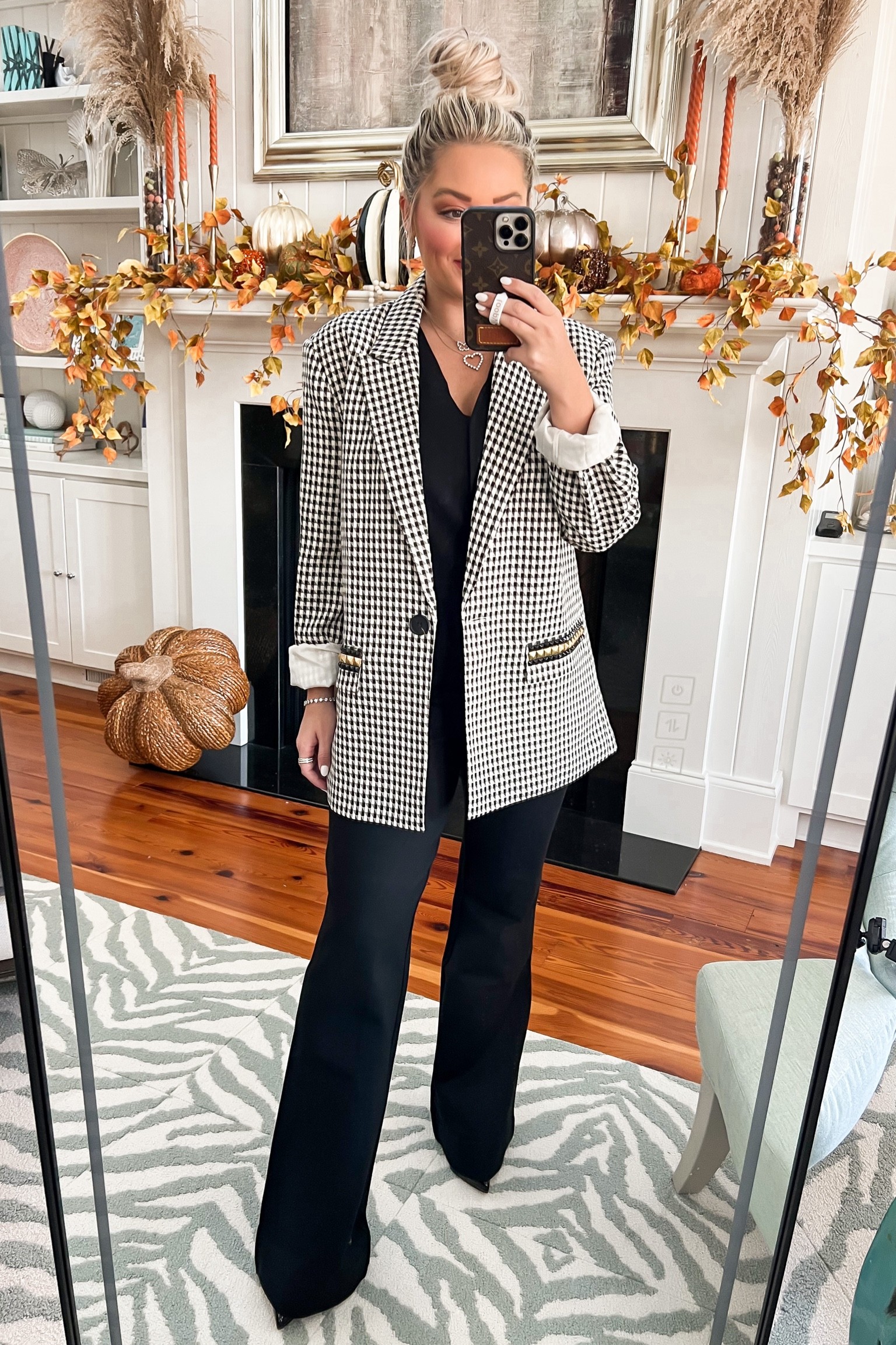 Spanx Try On
10% off code + free shipping = WHITNEYXSPANX 

#LTKsalealert #LTKworkwear #LTKHoliday