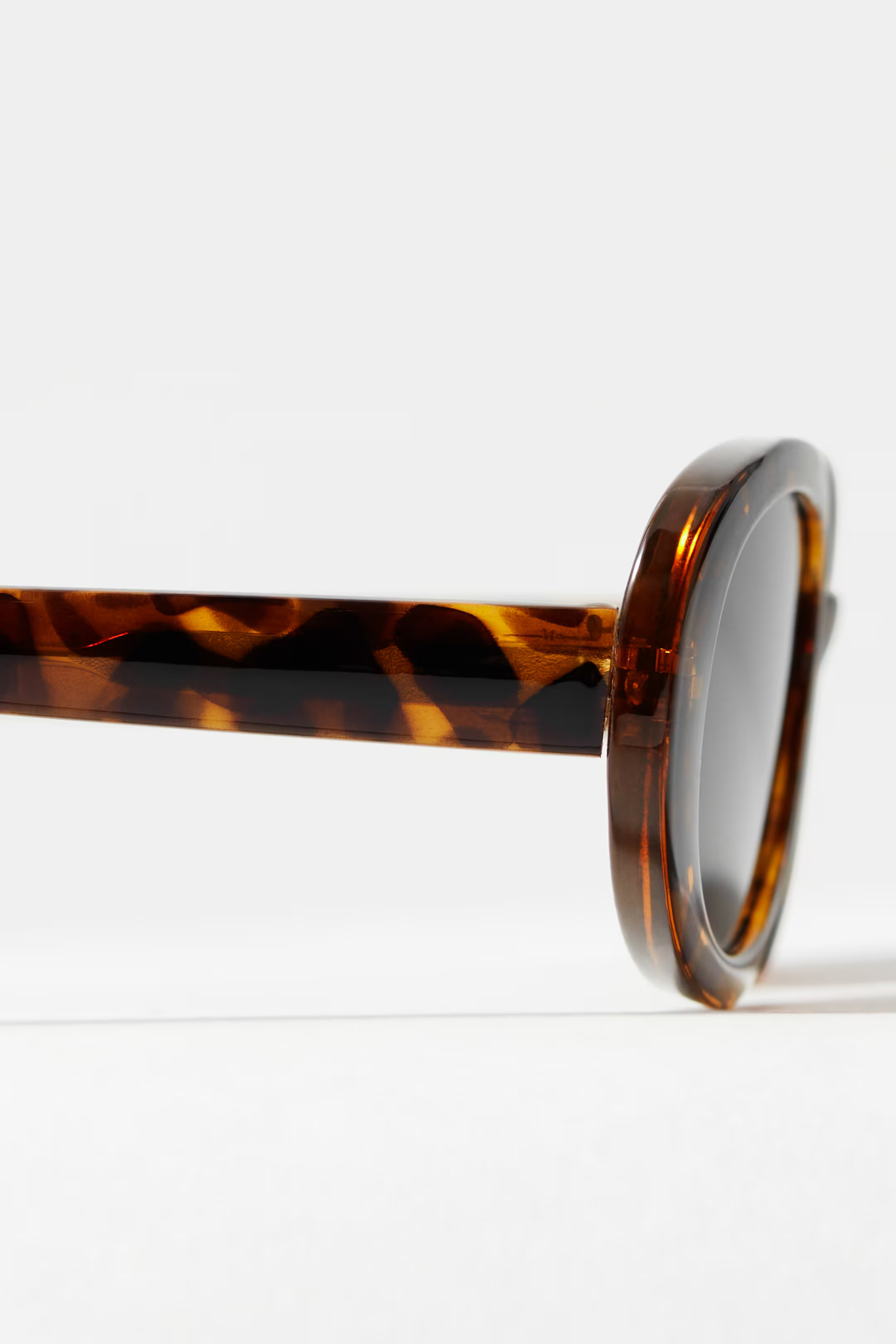 Slim Oval-Frame Sunglasses | H&M (UK, MY, IN, SG, PH, TW, HK)