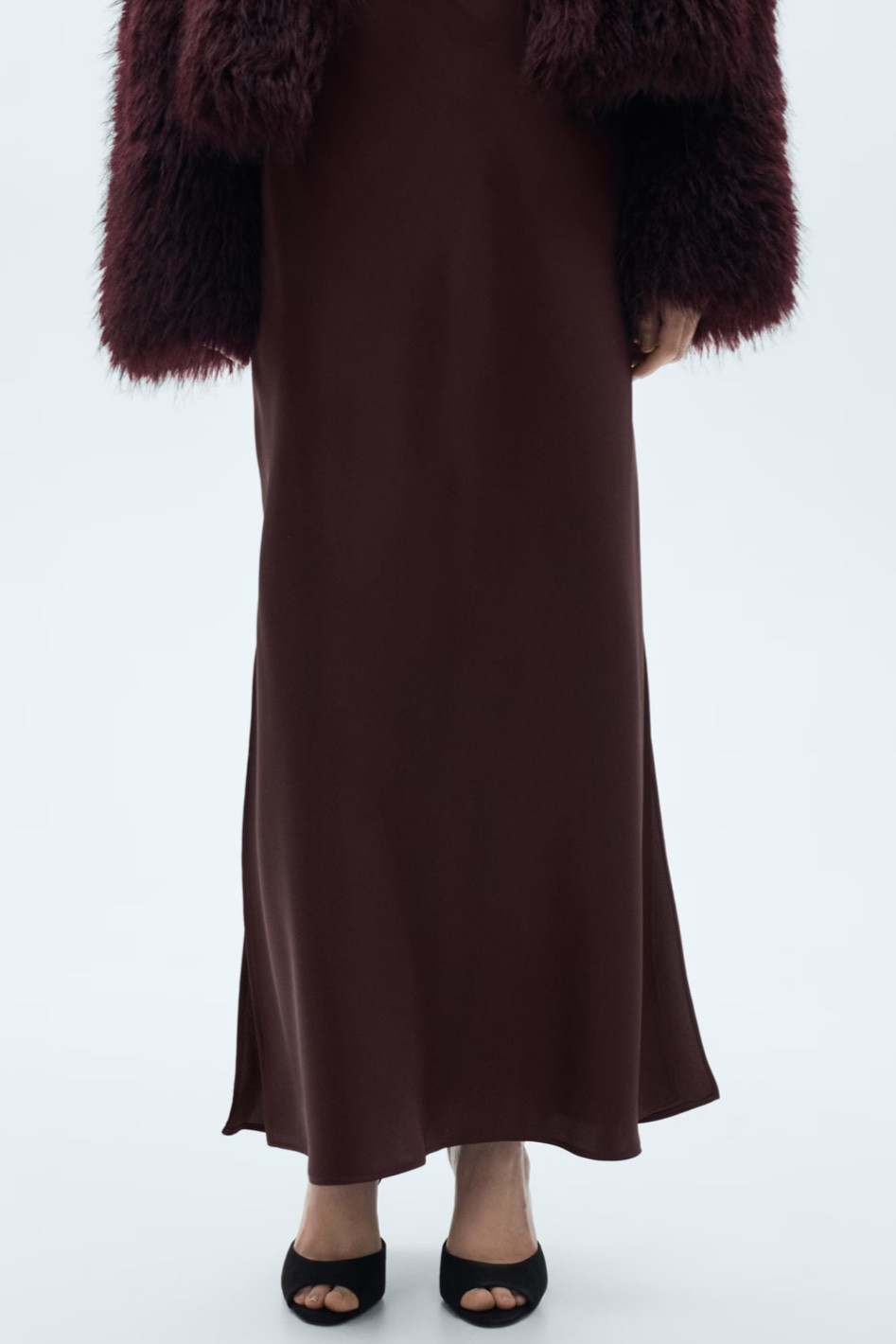 Satin burgundy skirt 

#LTKSeasonal #LTKSaleAlert #LTKHoliday