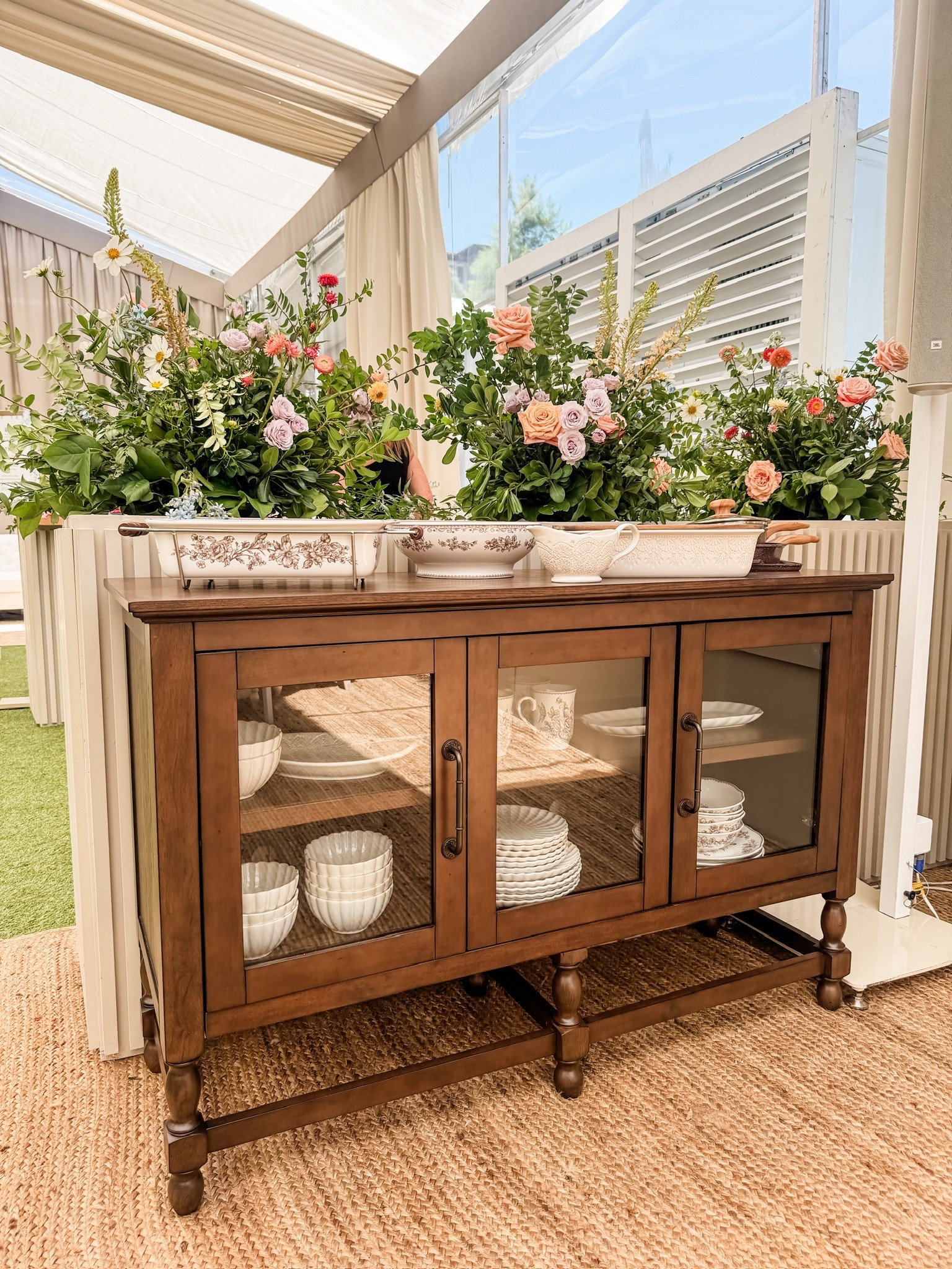 From The Pioneer Woman event last week! Dining set up!

Home, home finds, tableware, table scape, summer, summer home, summer home decor, summer kitchen, kitchen finds, kitchen decor, plate, bowl 




#LTKParties #LTKOver40 #LTKHome