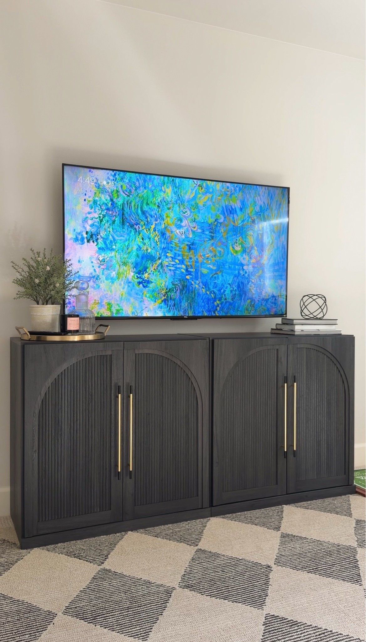 Aren't the colors so vibrant? The @tcl_usa F8D TV and other select TV models are discounted for a limited time! Grab this deal!