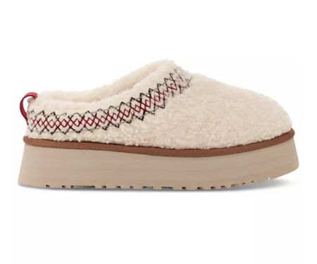 Tazz Ugg braided slippers in stock in most sizes! 


Ugg slippers 
Platform Uggs
Ugg Tasman 
Fall style 
Winter style 
Gift guide 
Women’s fashion 
Fashion finds 

#LTKstyletip #LTKCon #LTKSeasonal