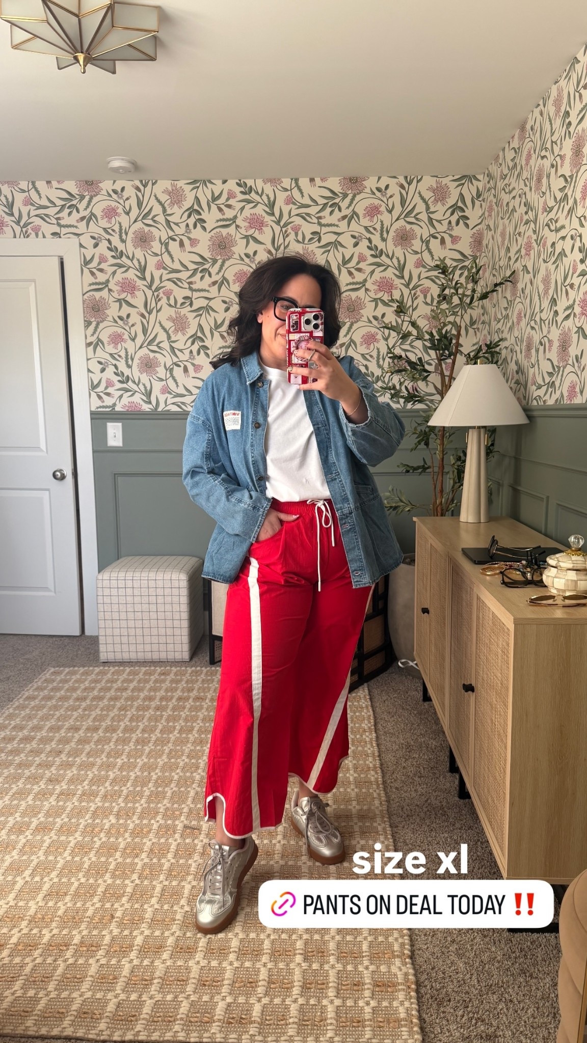 Big Spring Sale deal!! These look for less track pants are so comfy! I have them in multiple colors 👏🏻👏🏻👏🏻size xl

#LTKMidsize #LTKSaleAlert #LTKootd