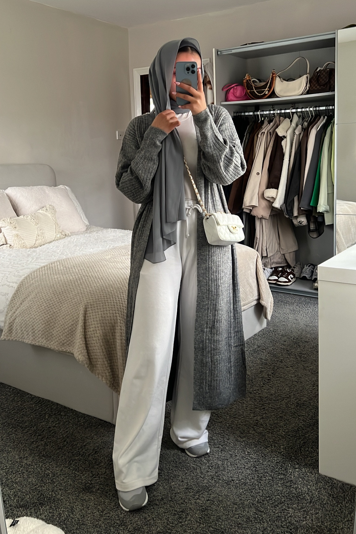 Modest fashion, loungewear, comfy fit, new balance 

#LTKeurope #LTKworkwear #LTKstyletip