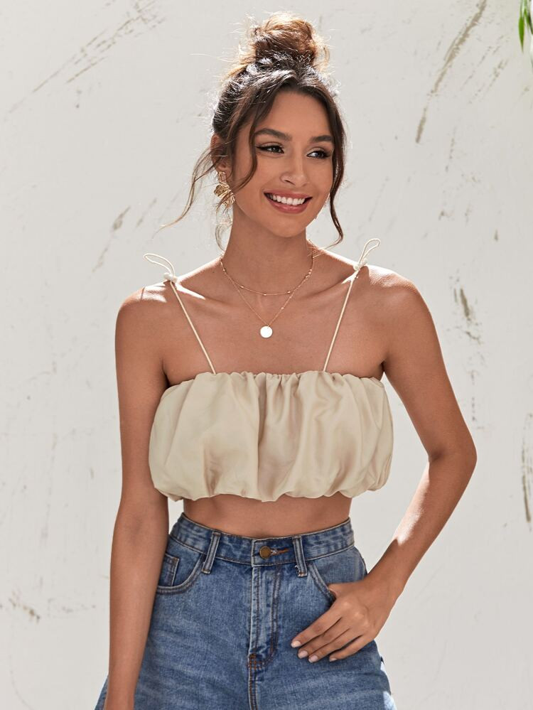 SHEIN VCAY Top corto de tirantes de pecho fruncido con tira con nudo | SHEIN