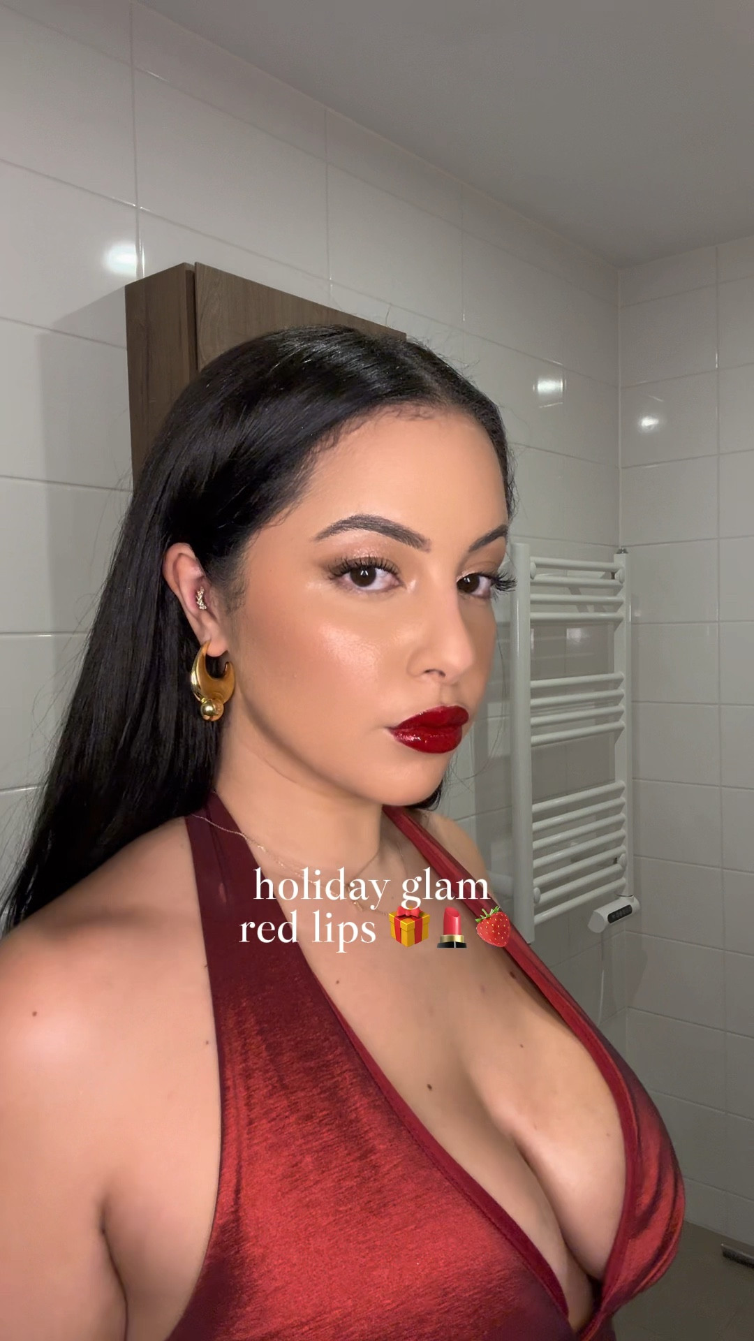 You can never go wrong with a classic holiday glam with red lips, gold eyes and lots of shimmer! 

#LTKSeasonal #LTKBeauty #LTKHoliday