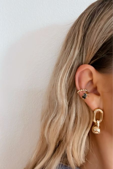 My favorite gold link ball drop earrings from ANINE BING is on major sale right now! I’m sure it will sell out quickly, so make sure to get yours before it’s gone 🤗 it’s absolutely gorgeous!

I’ve also linked my ear cuff range on etsy in collaboration wit Veers Jewelry design 🌟

#LTKHolidaySale #LTKstyletip #LTKsalealert