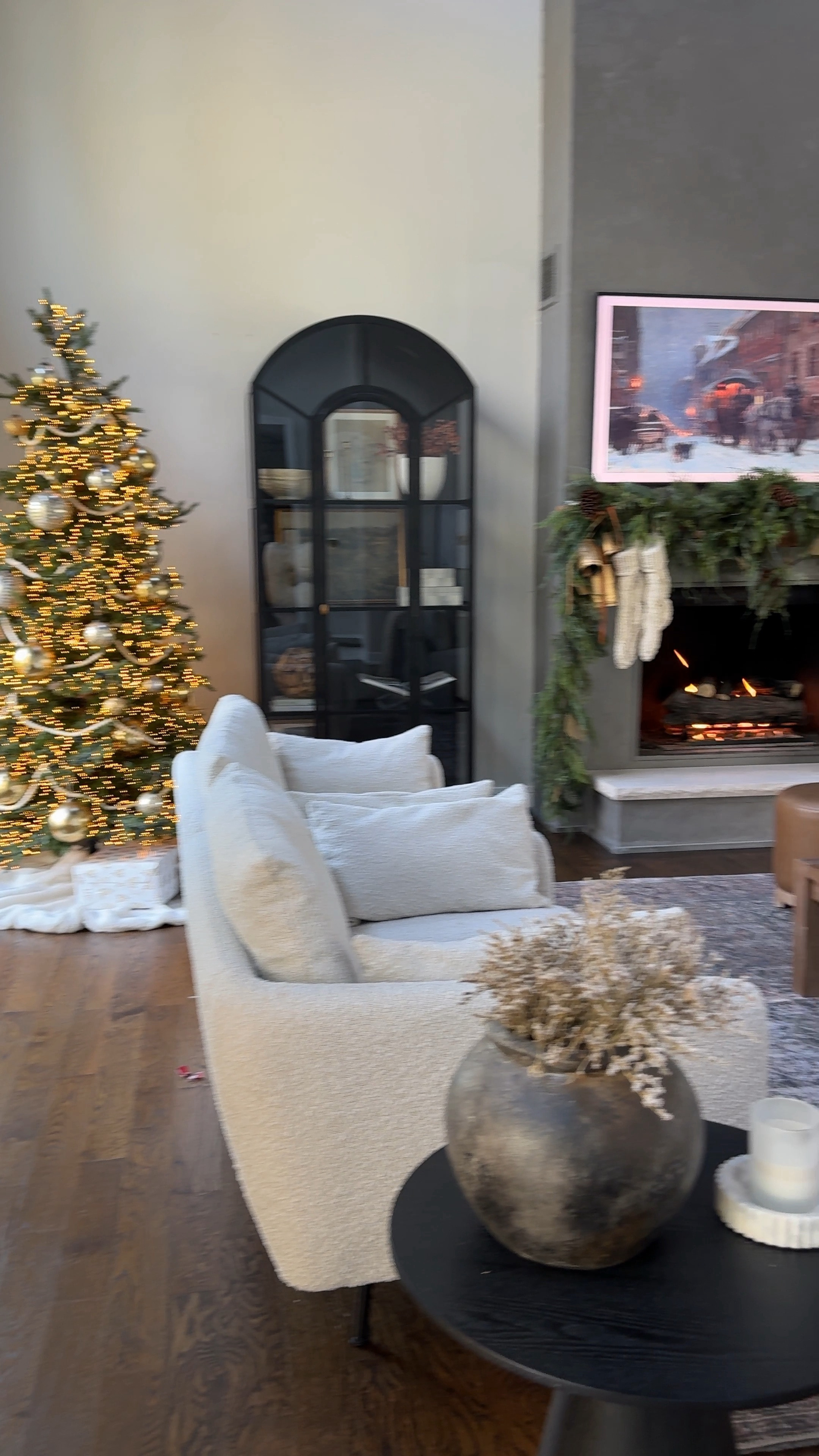 Holidays in our great room is my favorite 😍😍

#LTKhome #LTKVideo #LTKHoliday